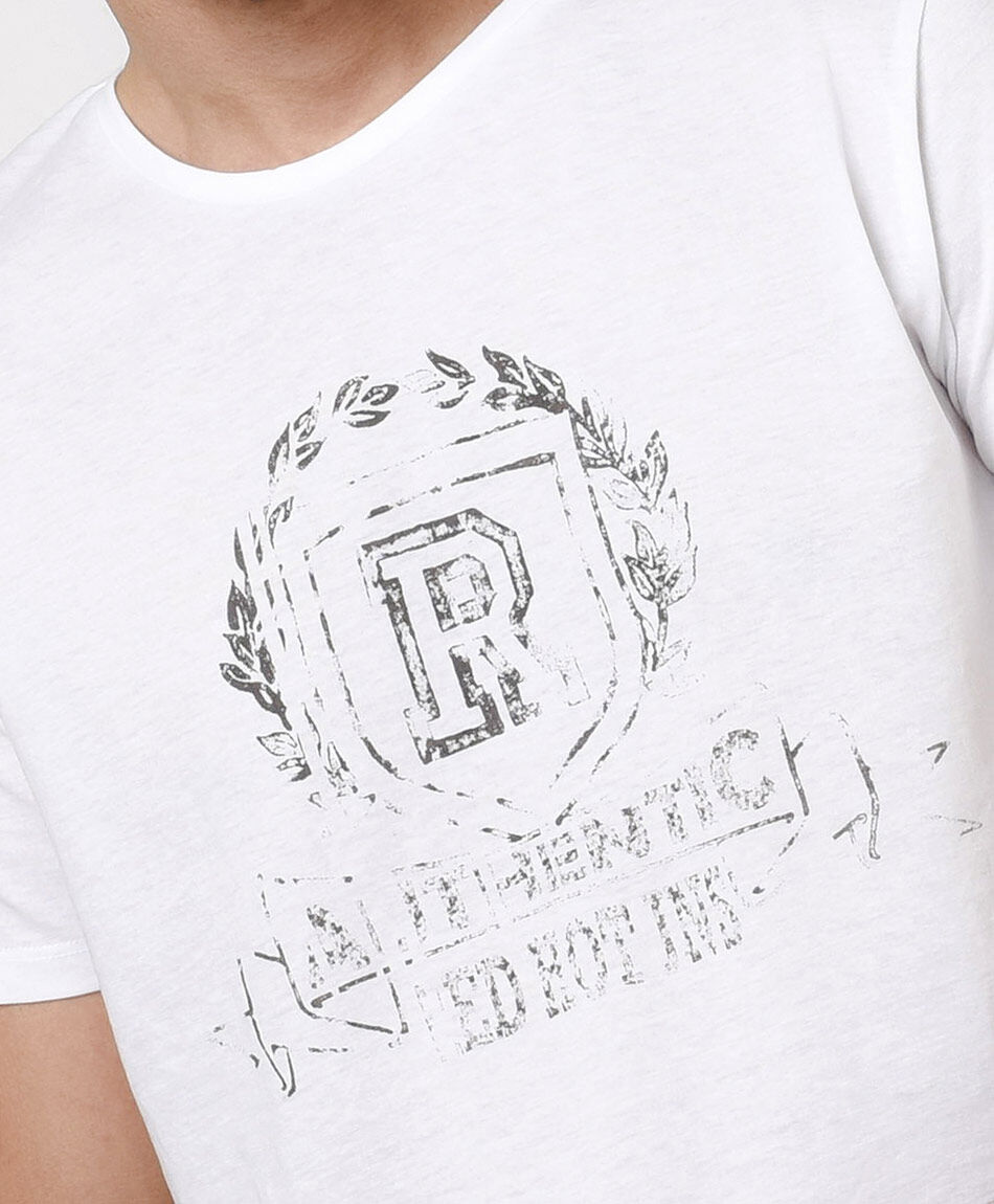 Polera hombre estampado desgastado