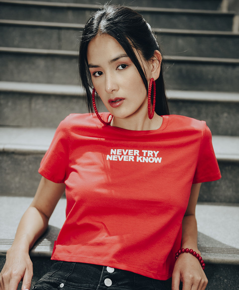 Polera mujer frase roja