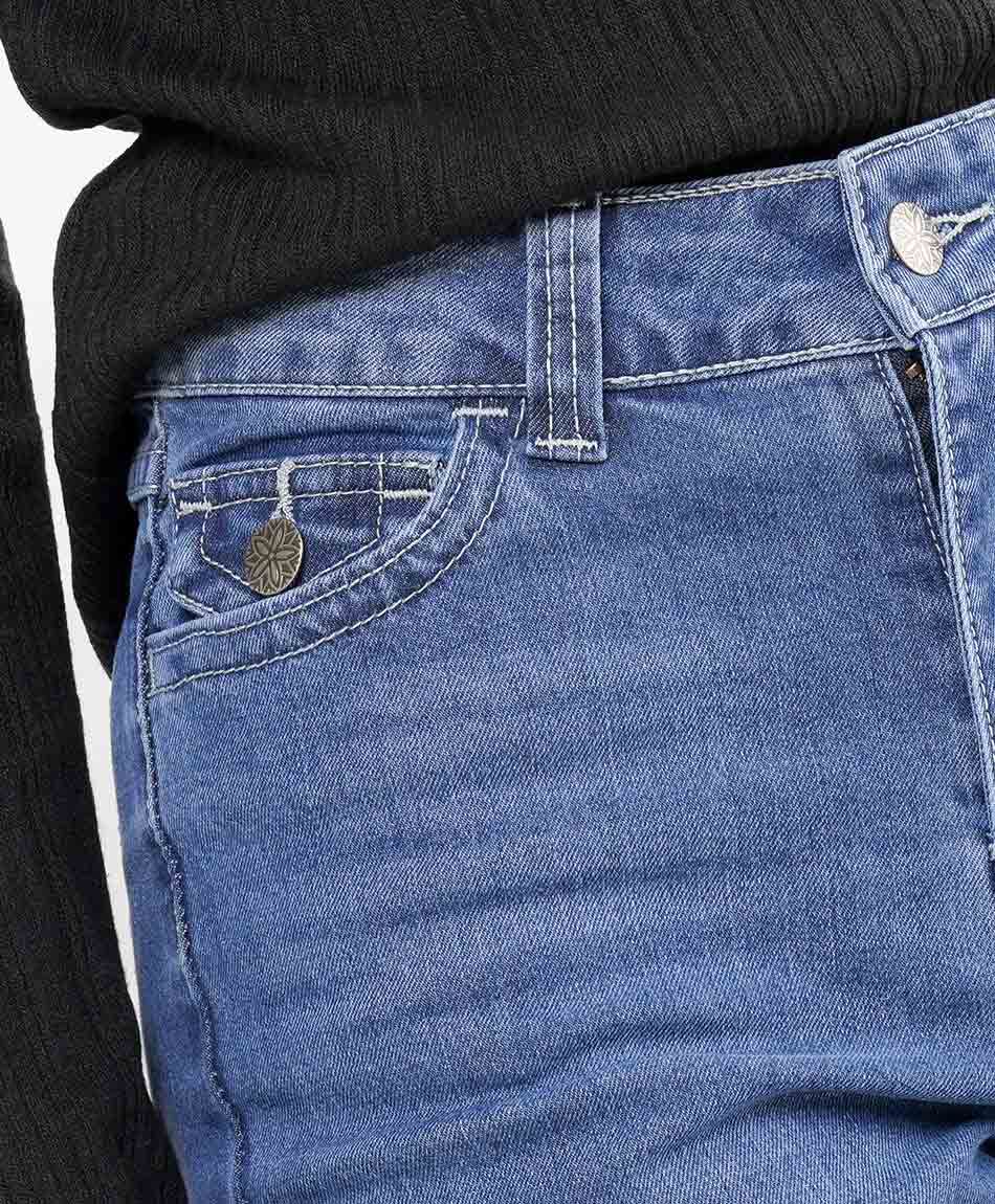 Jeans mujer bolsillos bordados