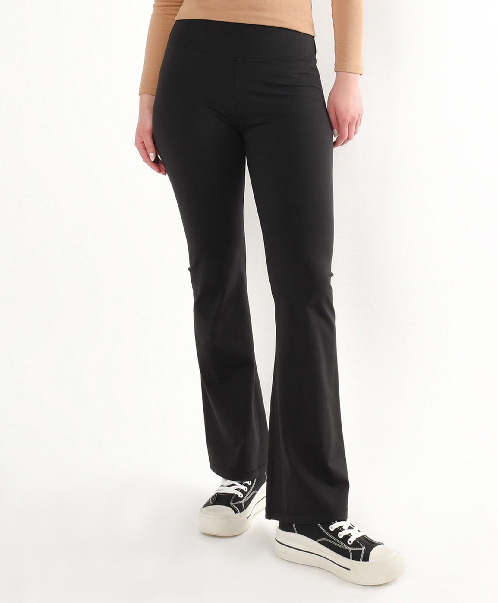 Pantalón mujer estilo leggins flare Pantalón mujer estilo leggins flare