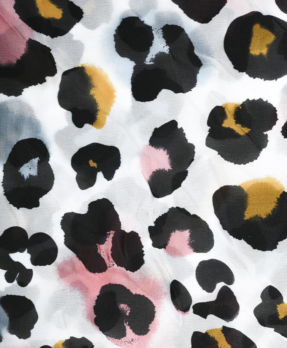Pa&ntilde;uelo mujer animal print satinado