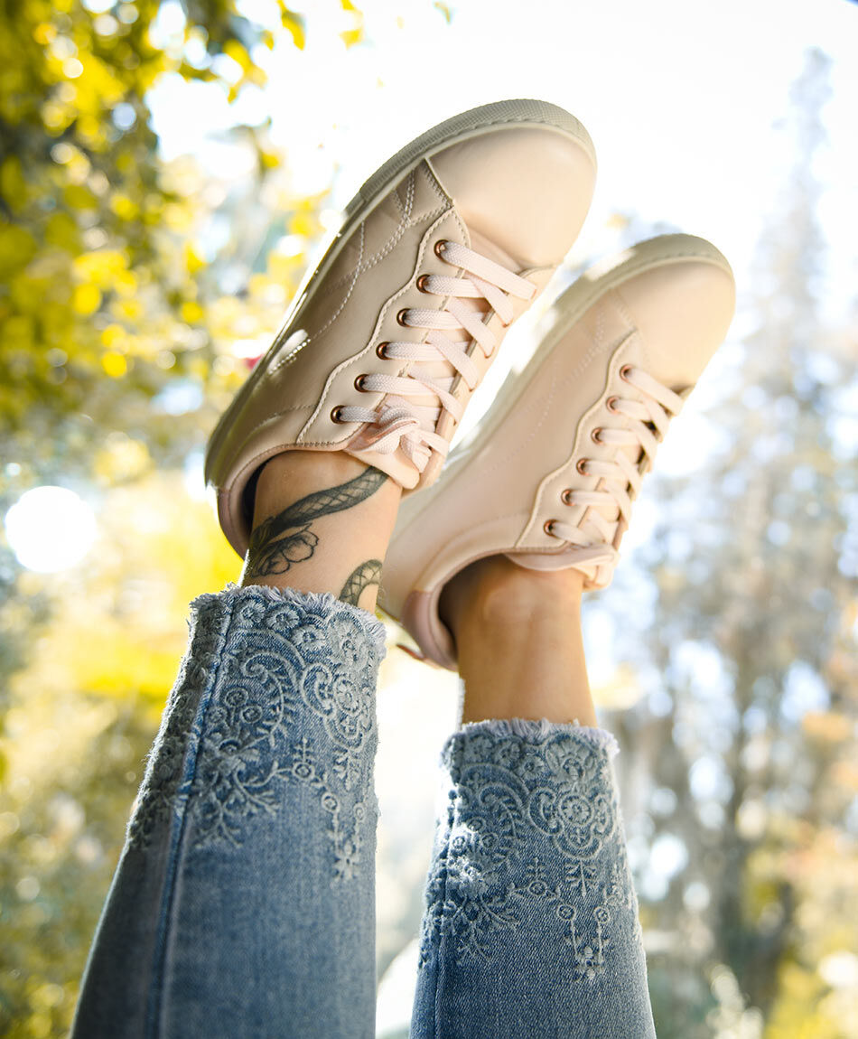 Zapatilla mujer lisa costuras