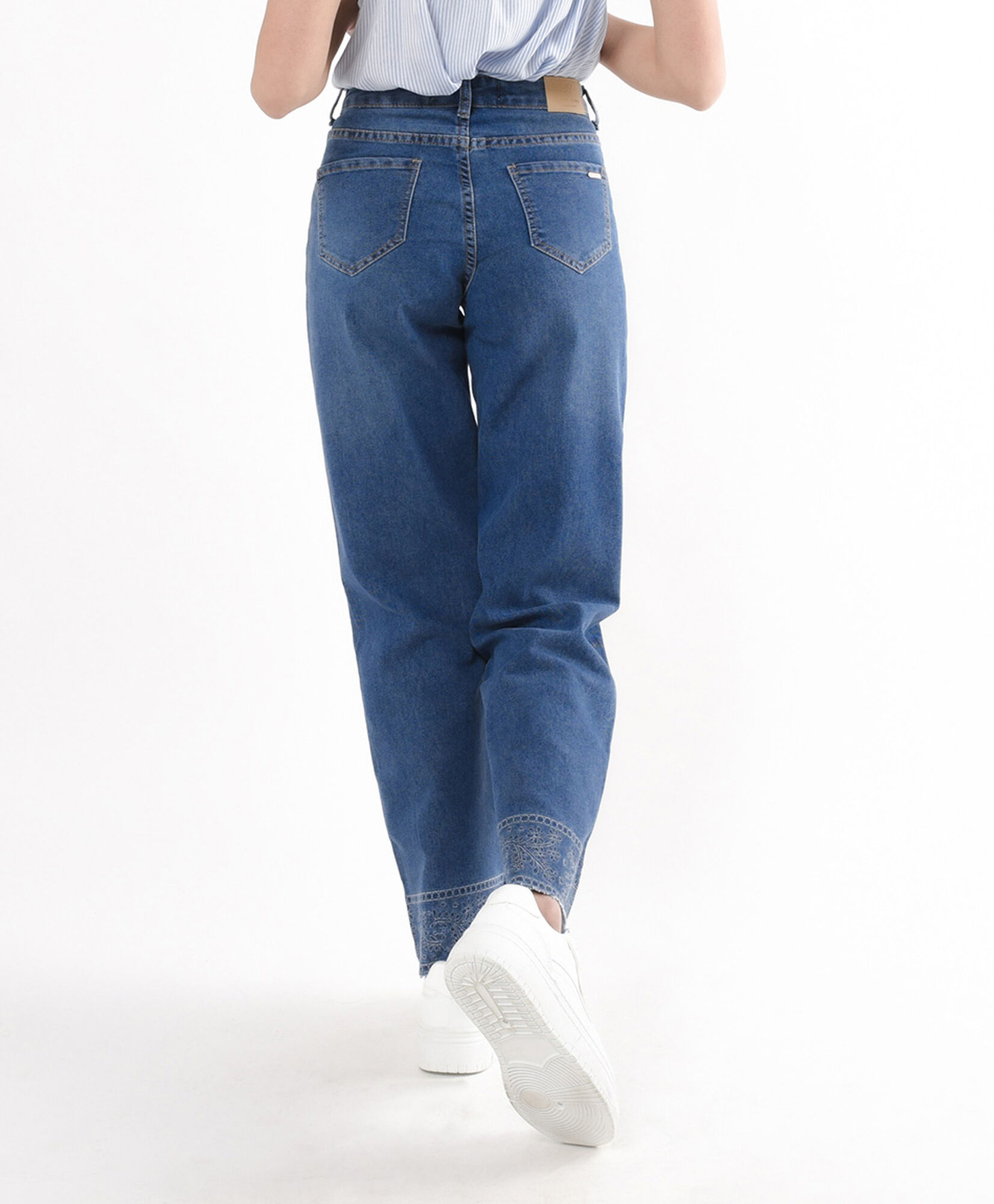Jeans mujer basta bordada wide Jeans mujer basta bordada wide