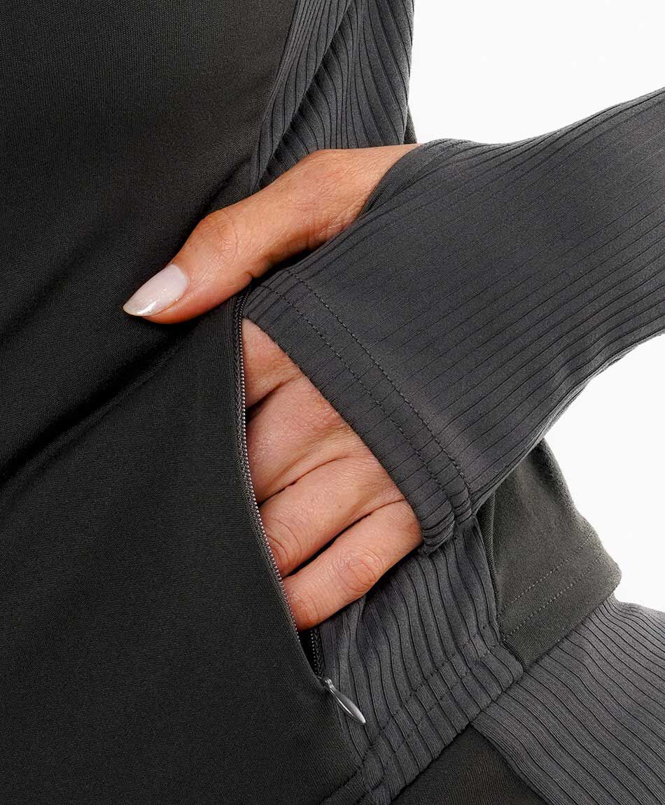 Poler&oacute;n deportivo mujer dise&ntilde;o texturizado