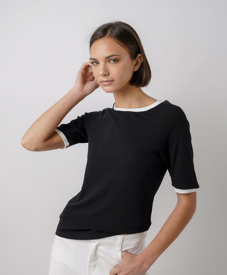 Polera mujer canal&eacute; contraste negra