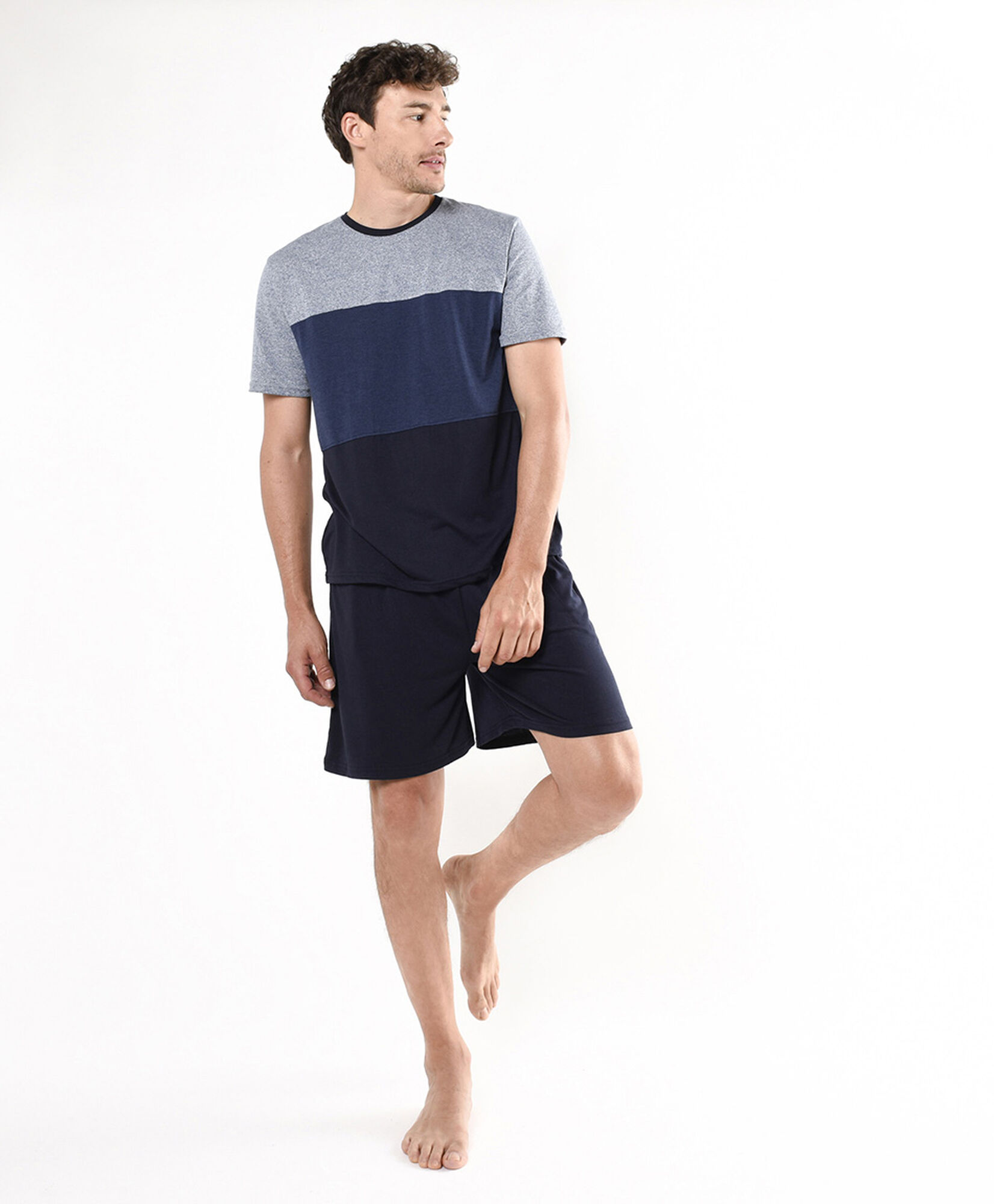 Pijama hombre tricolor Pijama hombre tricolor