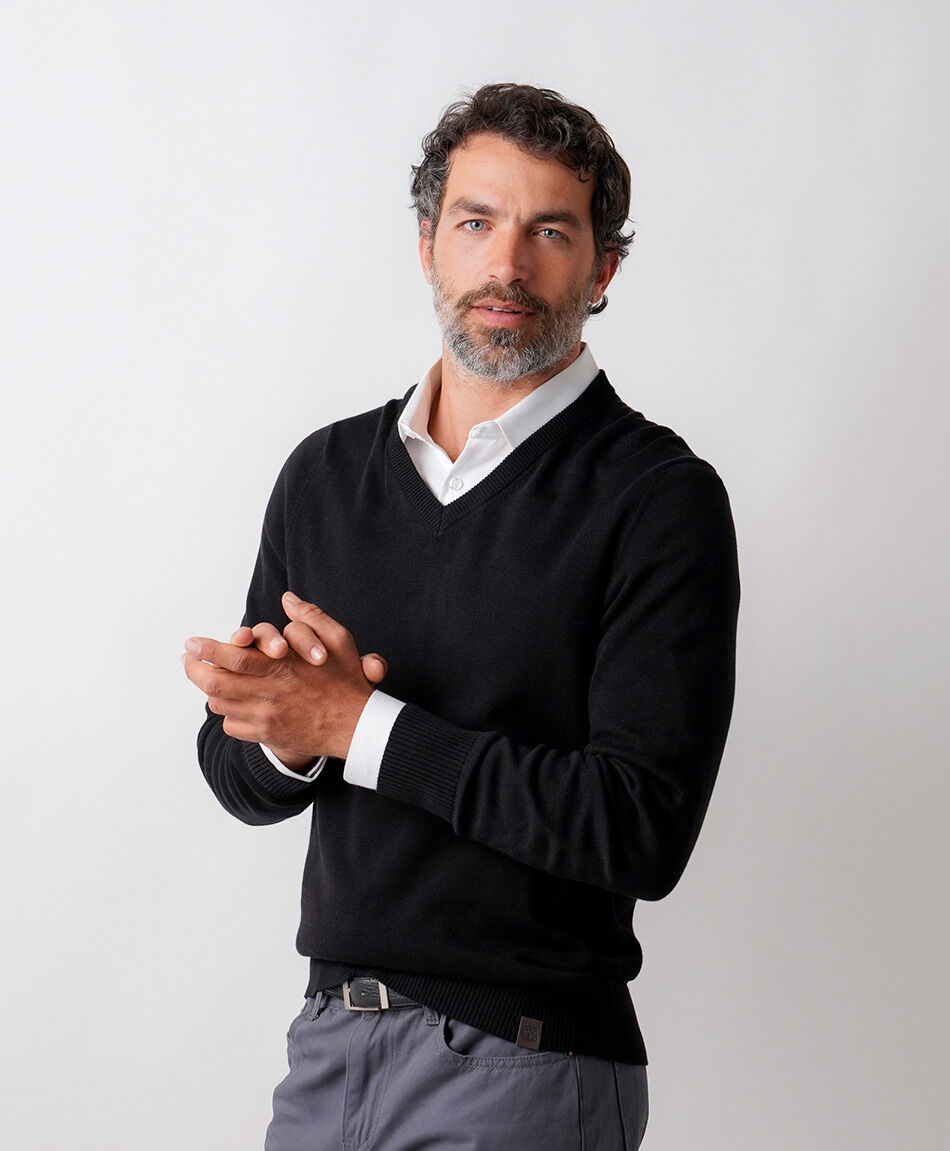Sweater hombre cuello v
