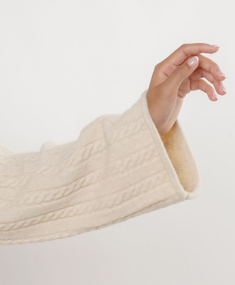 Sweater mujer trenzado cuello alto