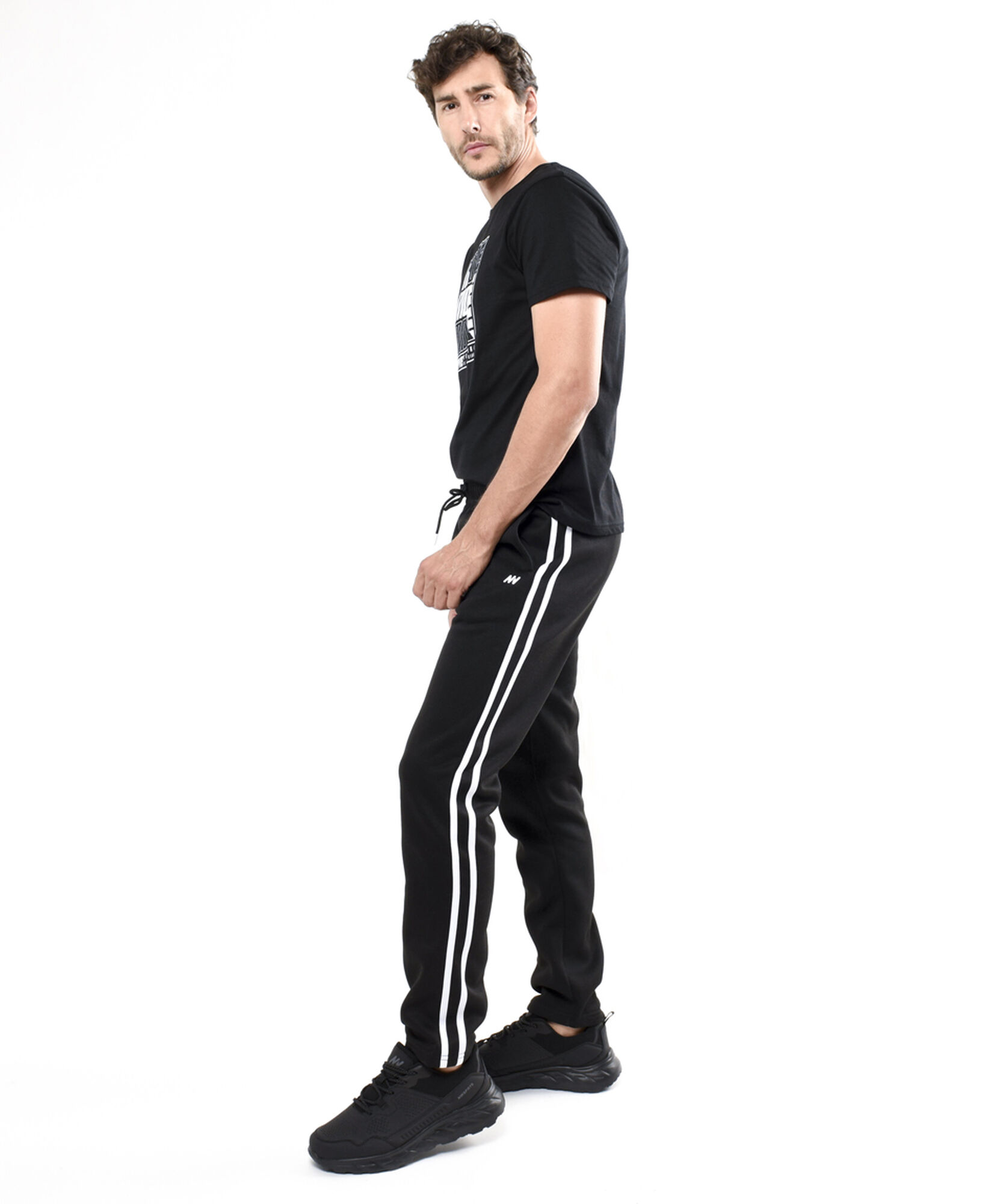 Pantalón deportivo hombre líneas laterales Pantalón deportivo hombre líneas laterales