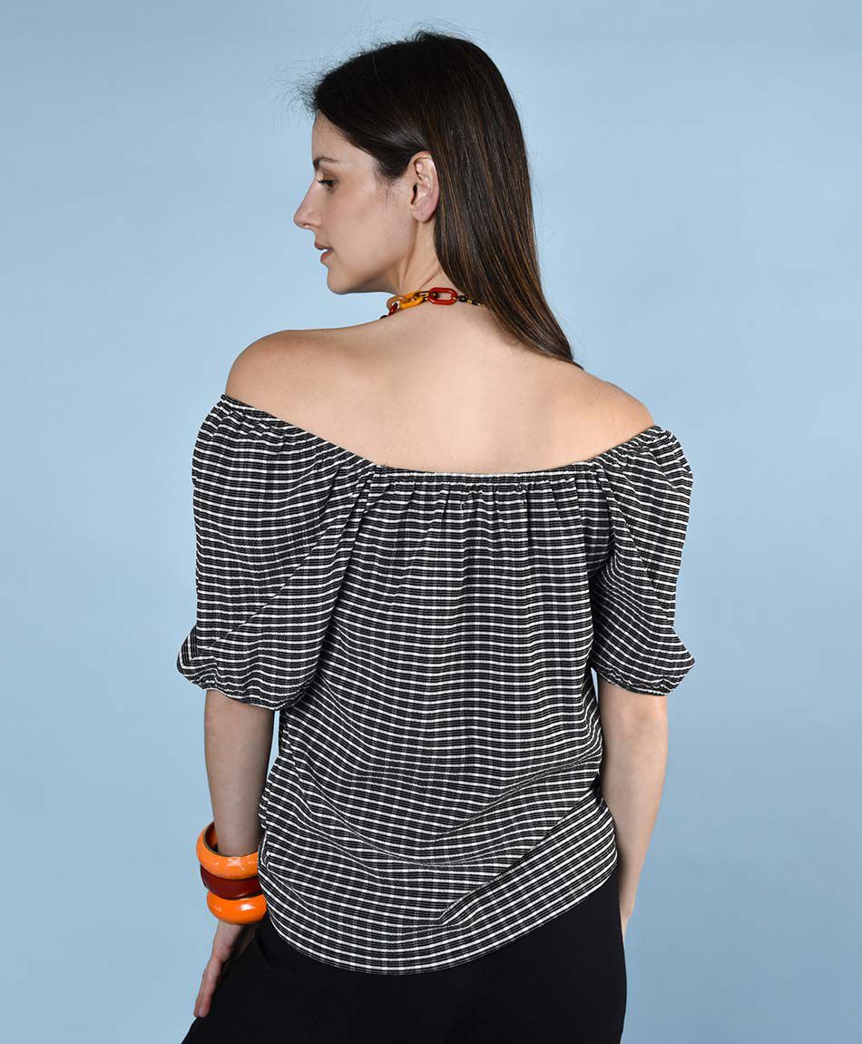 Polera manga corta cuello off shoulder