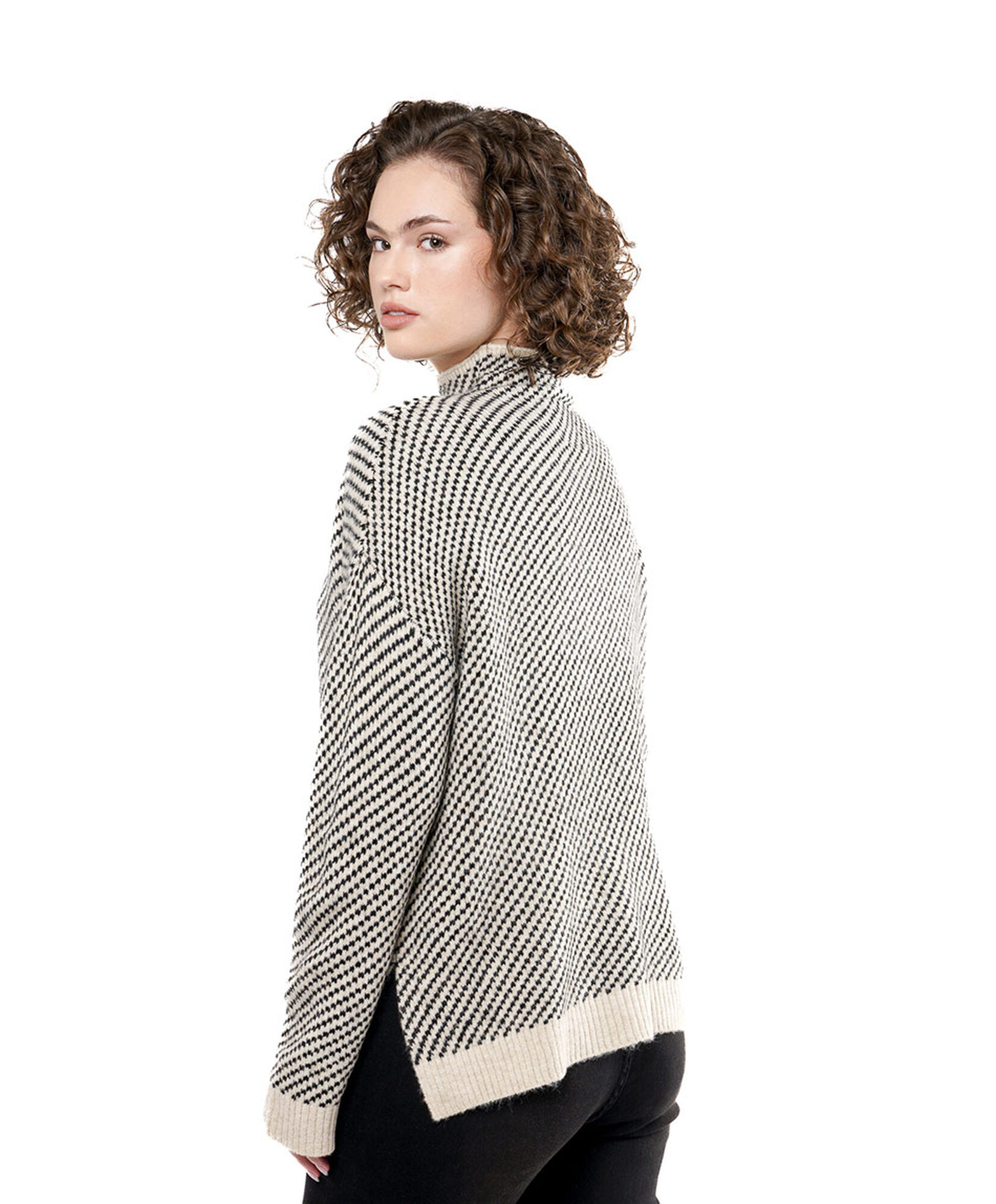Sweater mujer bicolor cuello alto Sweater mujer bicolor cuello alto