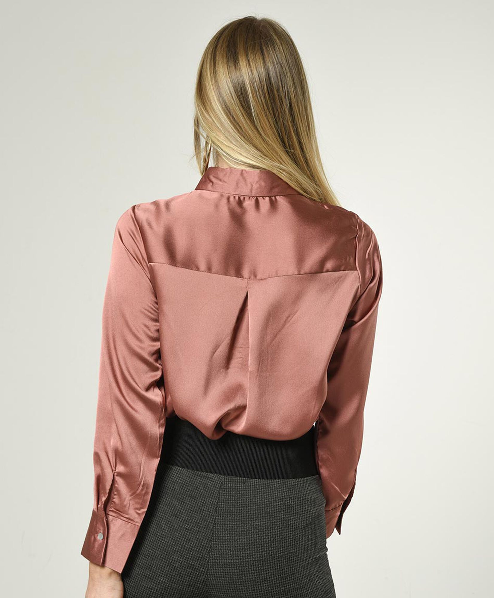 Camisa satinada Camisa satinada