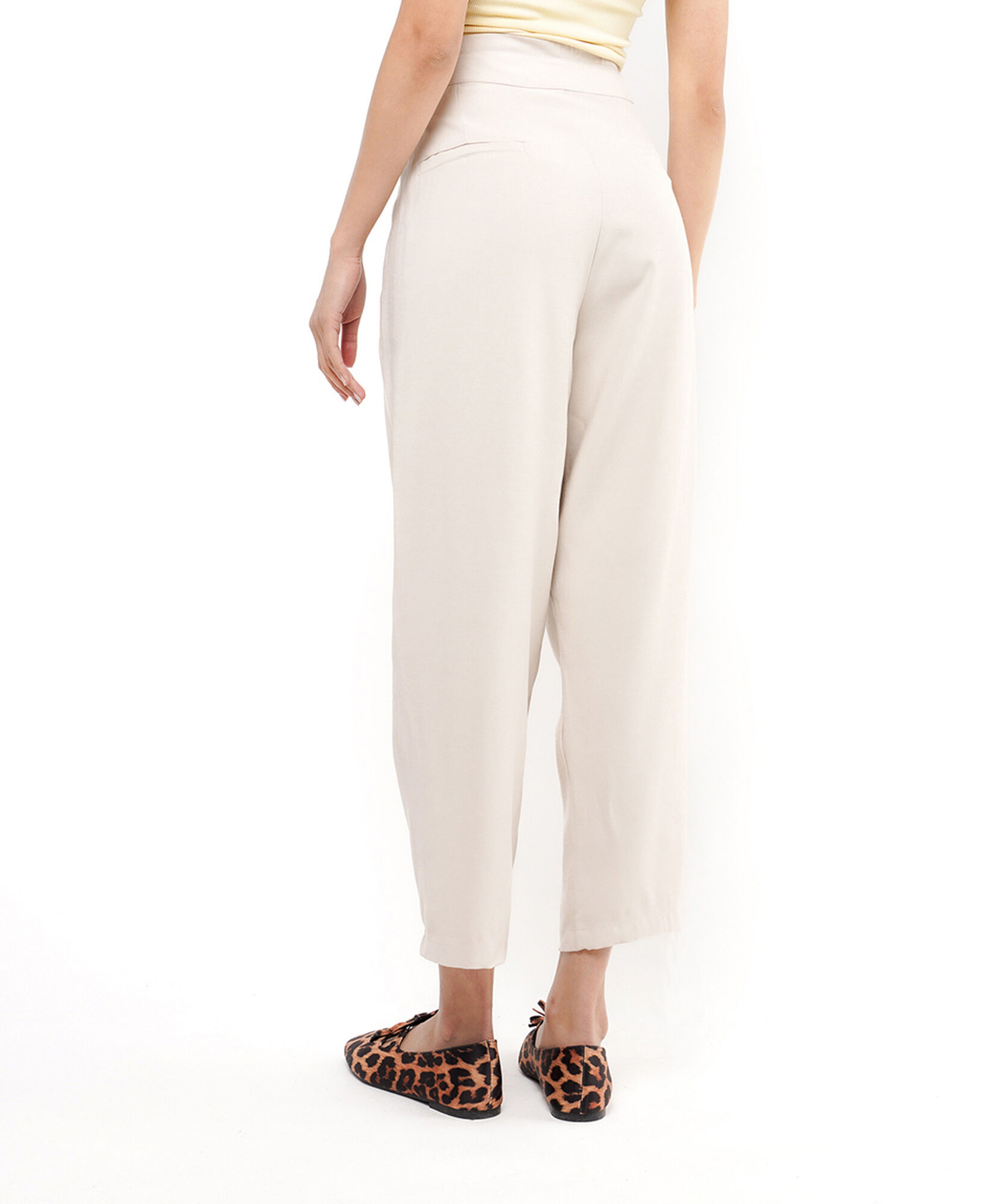 Pantalón mujer detalle pretina Pantalón mujer detalle pretina