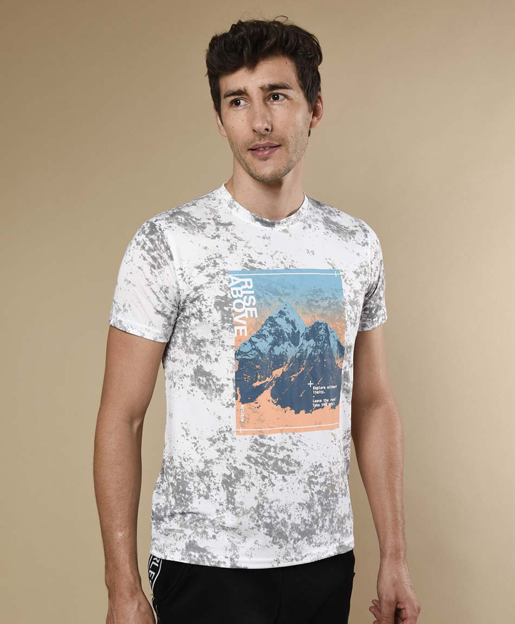 Polera deportiva manga corta cuello redondo Polera deportiva manga corta cuello redondo