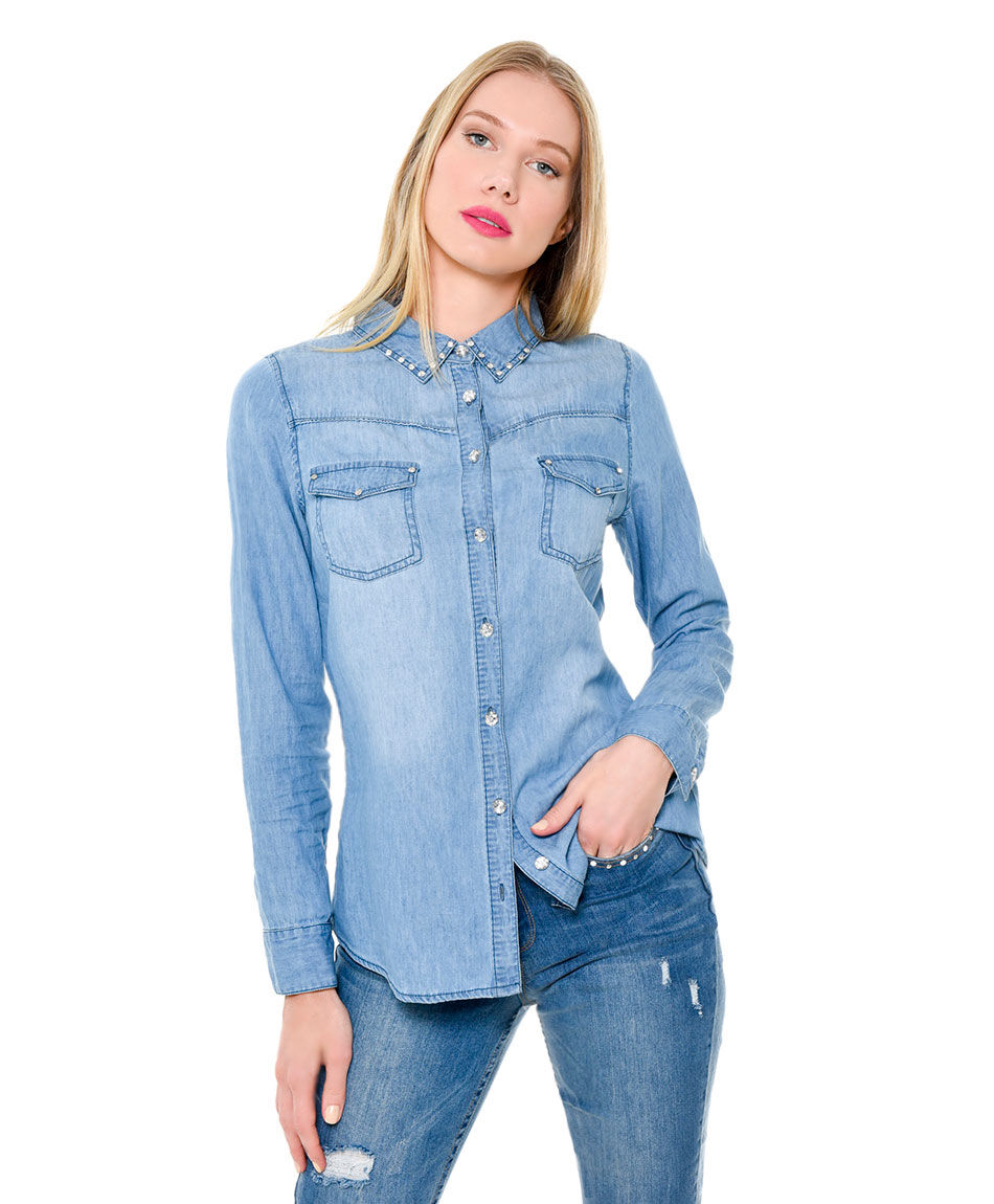 Blusa denim con brillos