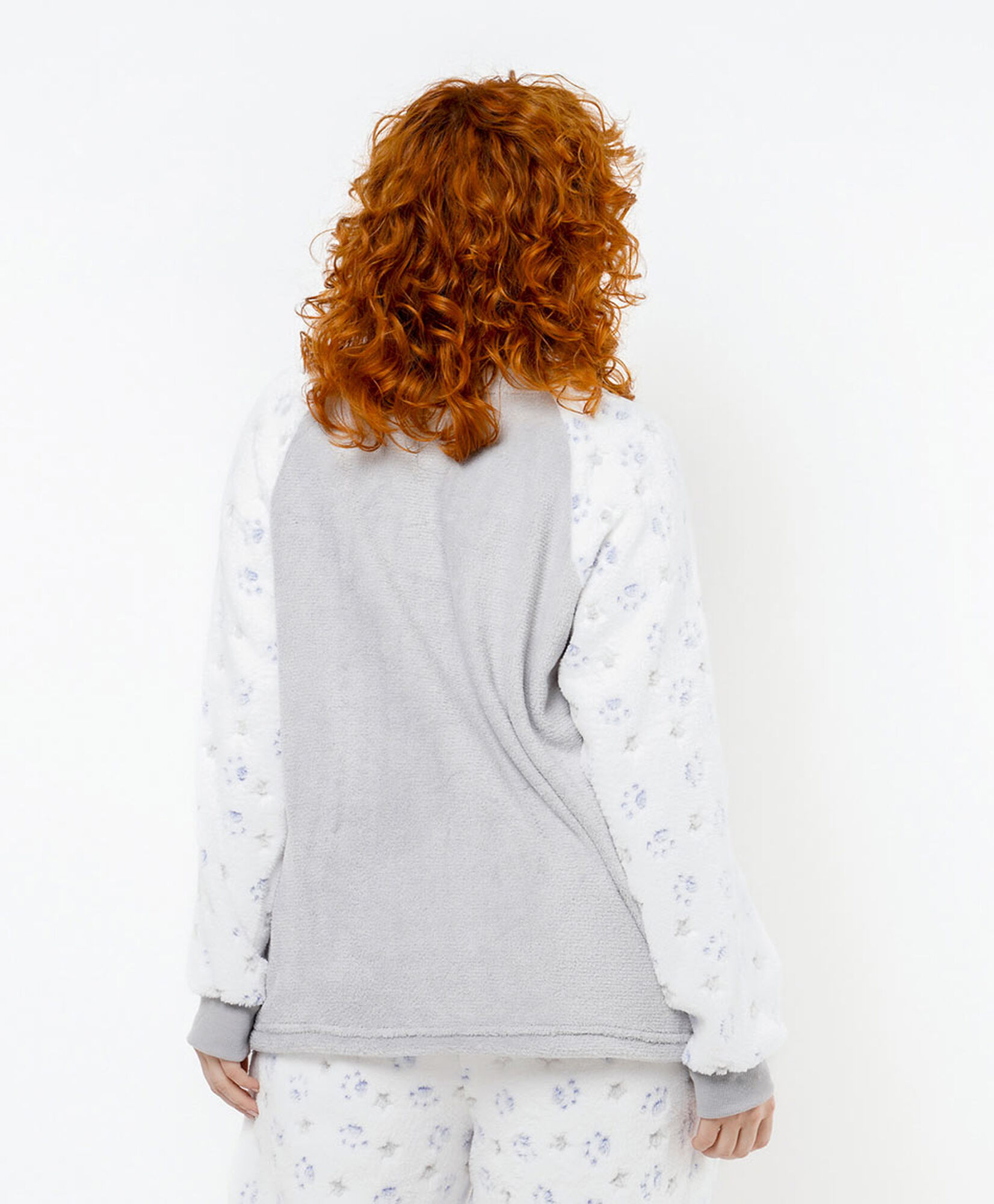 Pijama mujer estampado huellitas y perrito Pijama mujer estampado huellitas y perrito