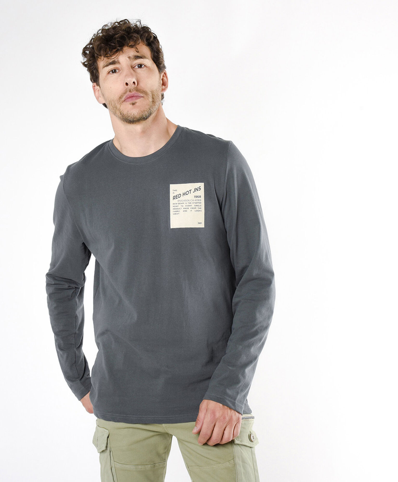 Polera hombre doble estampado texto Polera hombre doble estampado texto