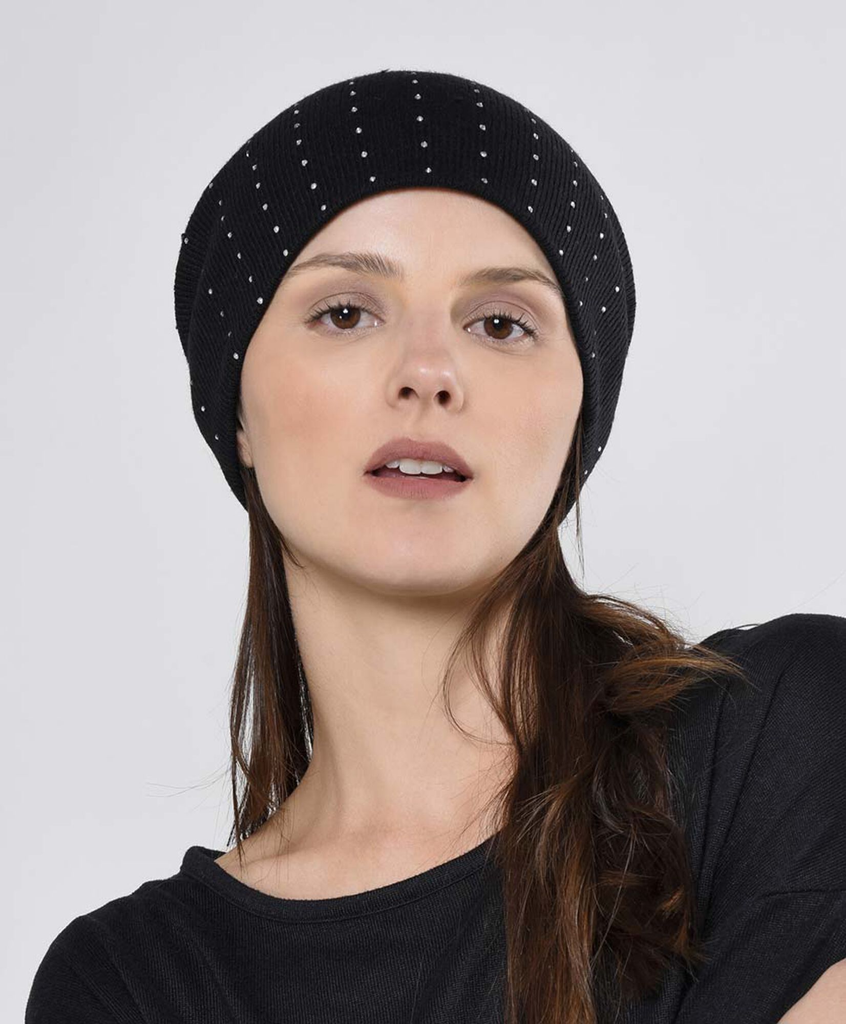 Gorro mujer tachas Gorro mujer tachas