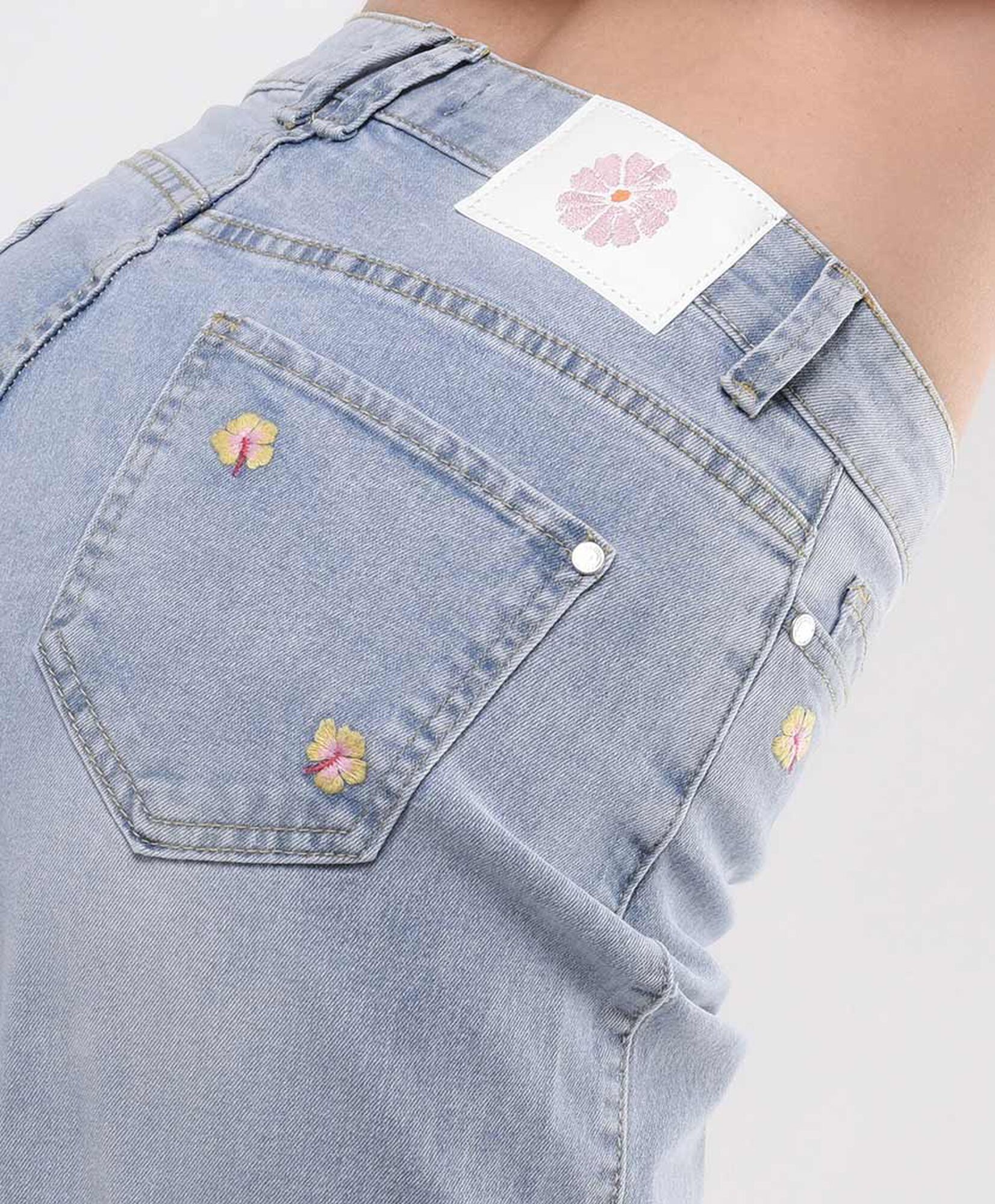 Jeans mujer bordados wide Jeans mujer bordados wide