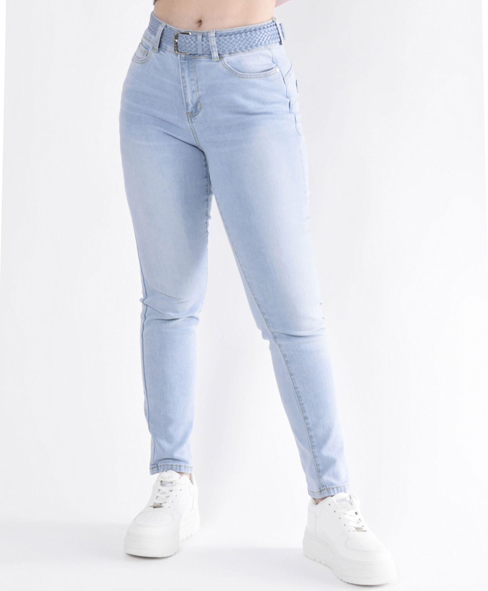 Jeans mujer cinturón trenzado slim fit Jeans mujer cinturón trenzado slim fit