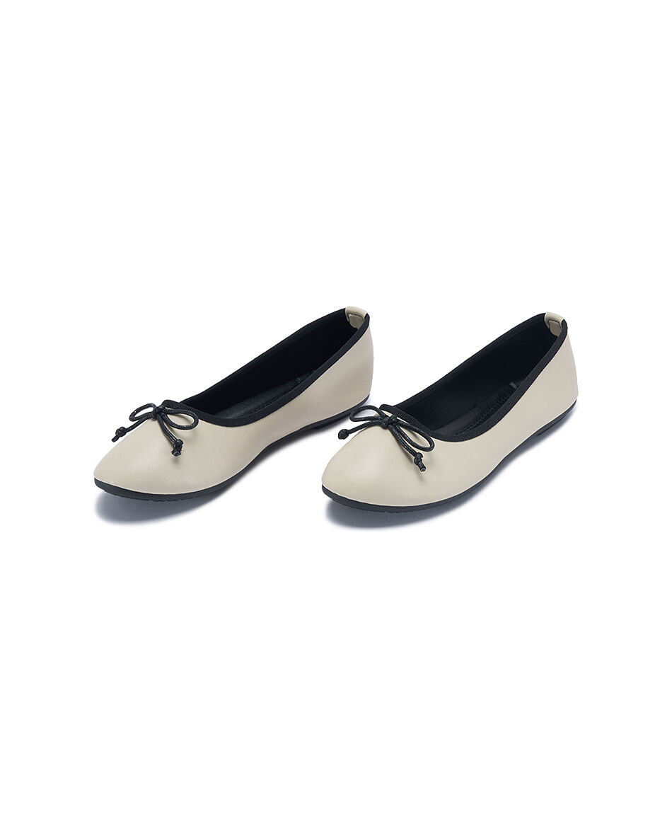 Ballerina mujer moderna beige