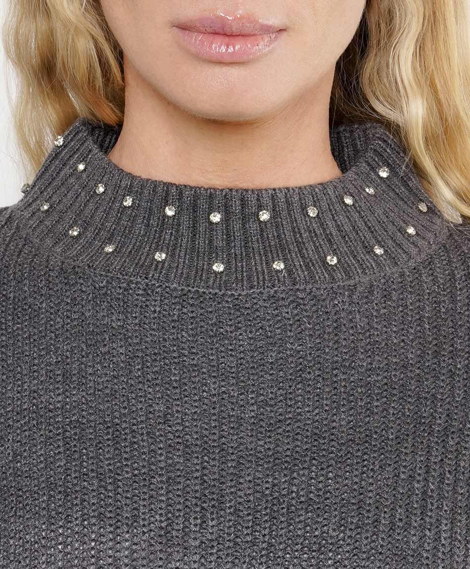 Sweater mujer cuello con tachas