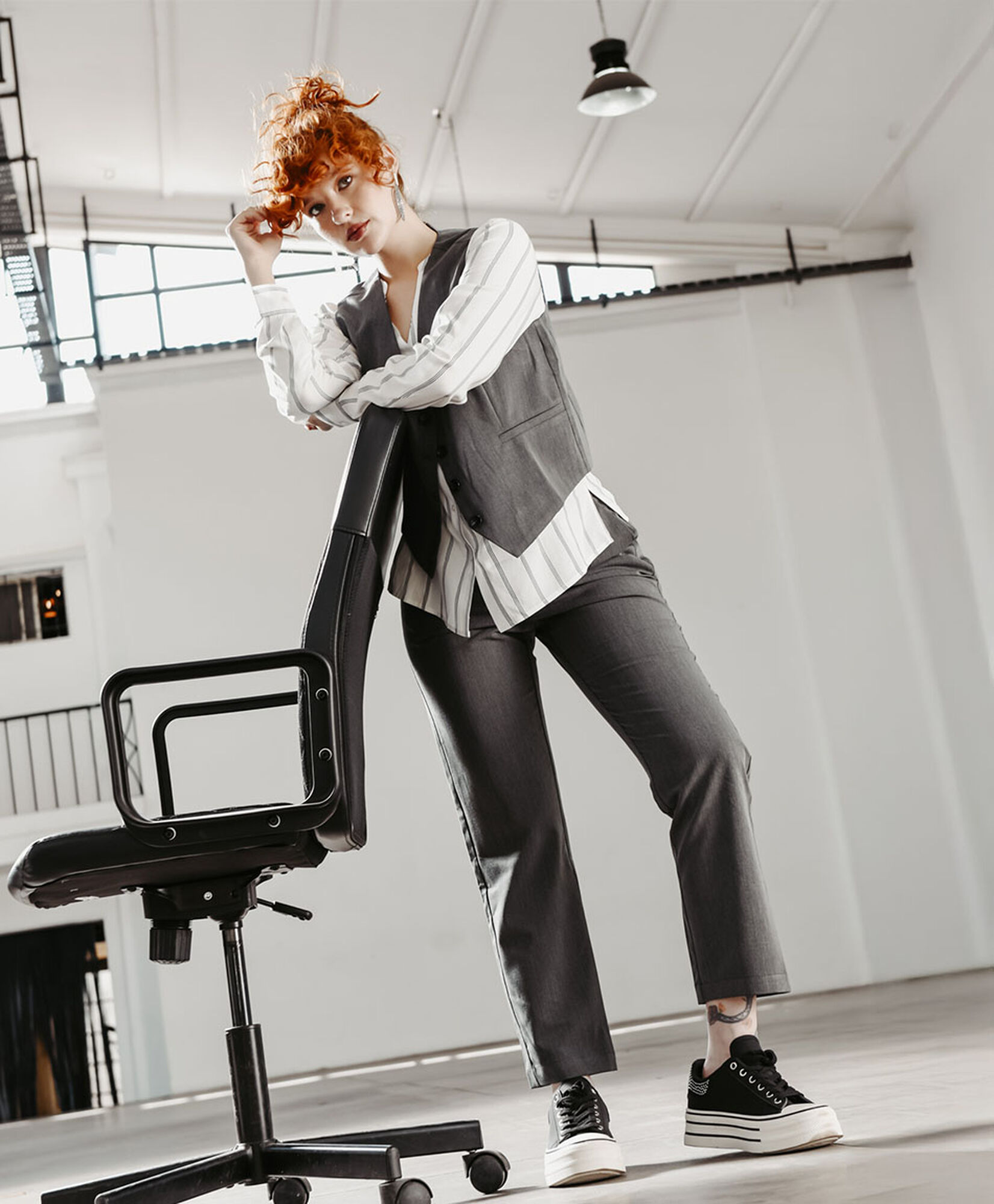 Pantalón mujer gris Pantalón mujer gris
