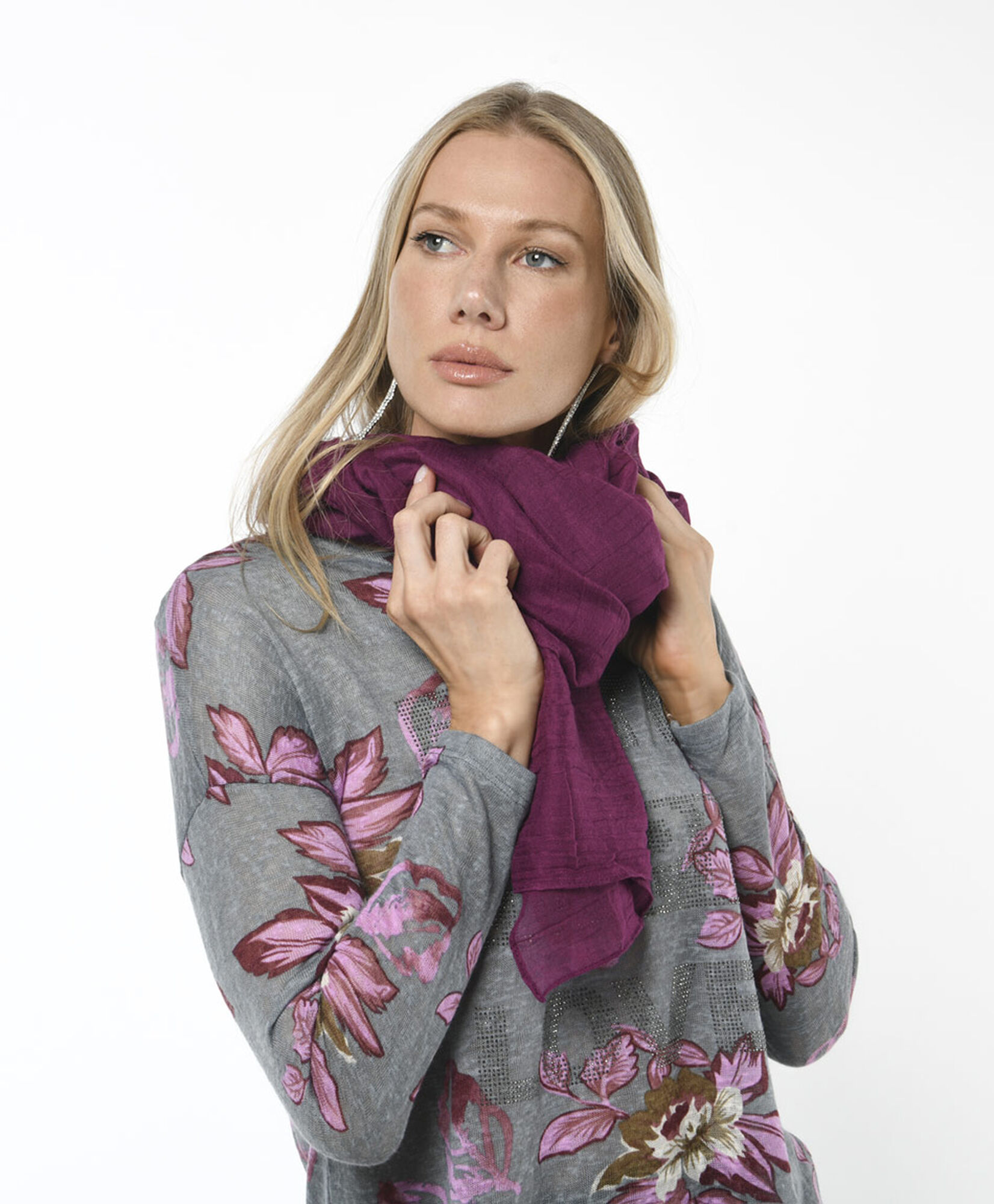 Pañuelo mujer liso morado Pañuelo mujer liso morado