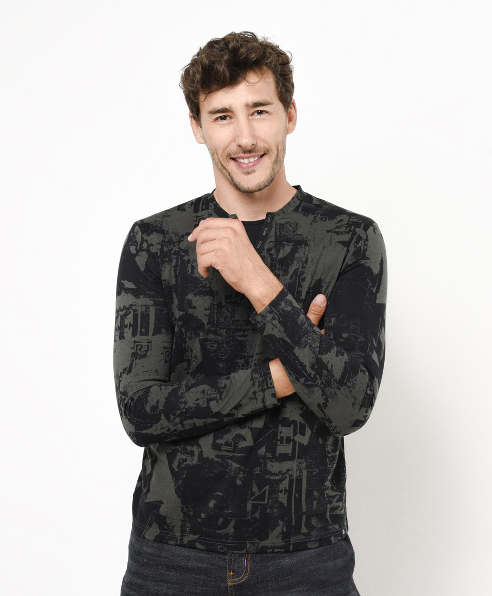 Polera hombre print manga larga Polera hombre print manga larga