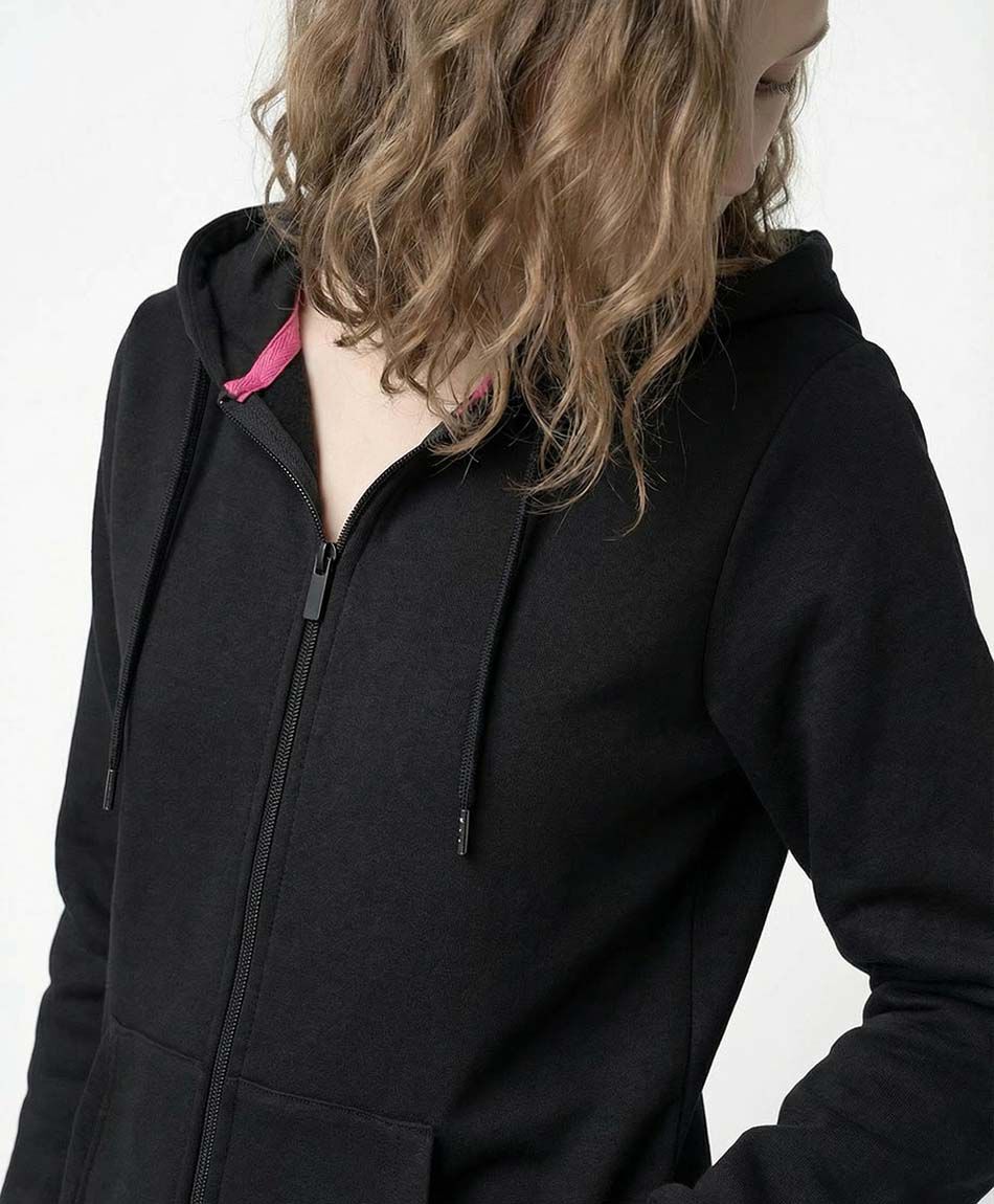 Poler&oacute;n escolar negro