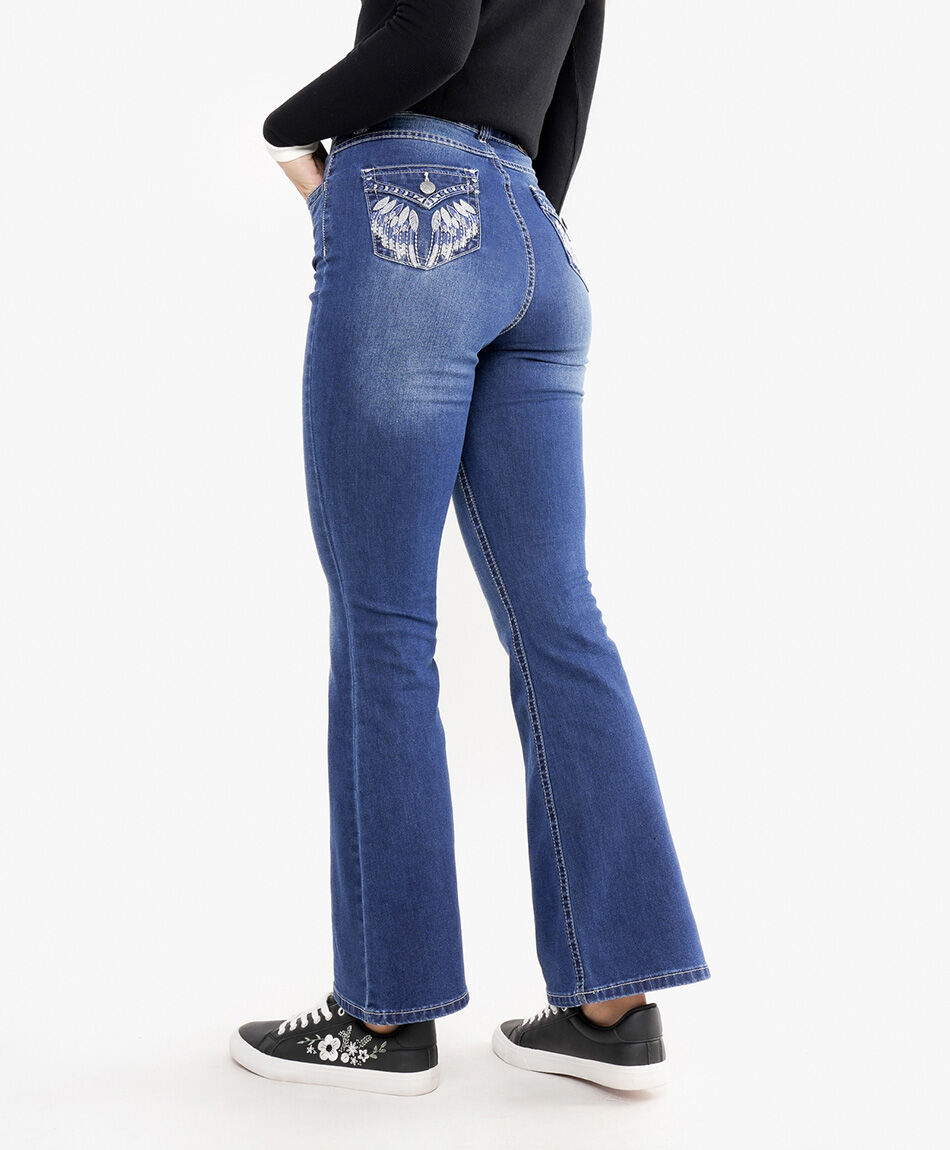 Jeans mujer flare bordado bolsillo