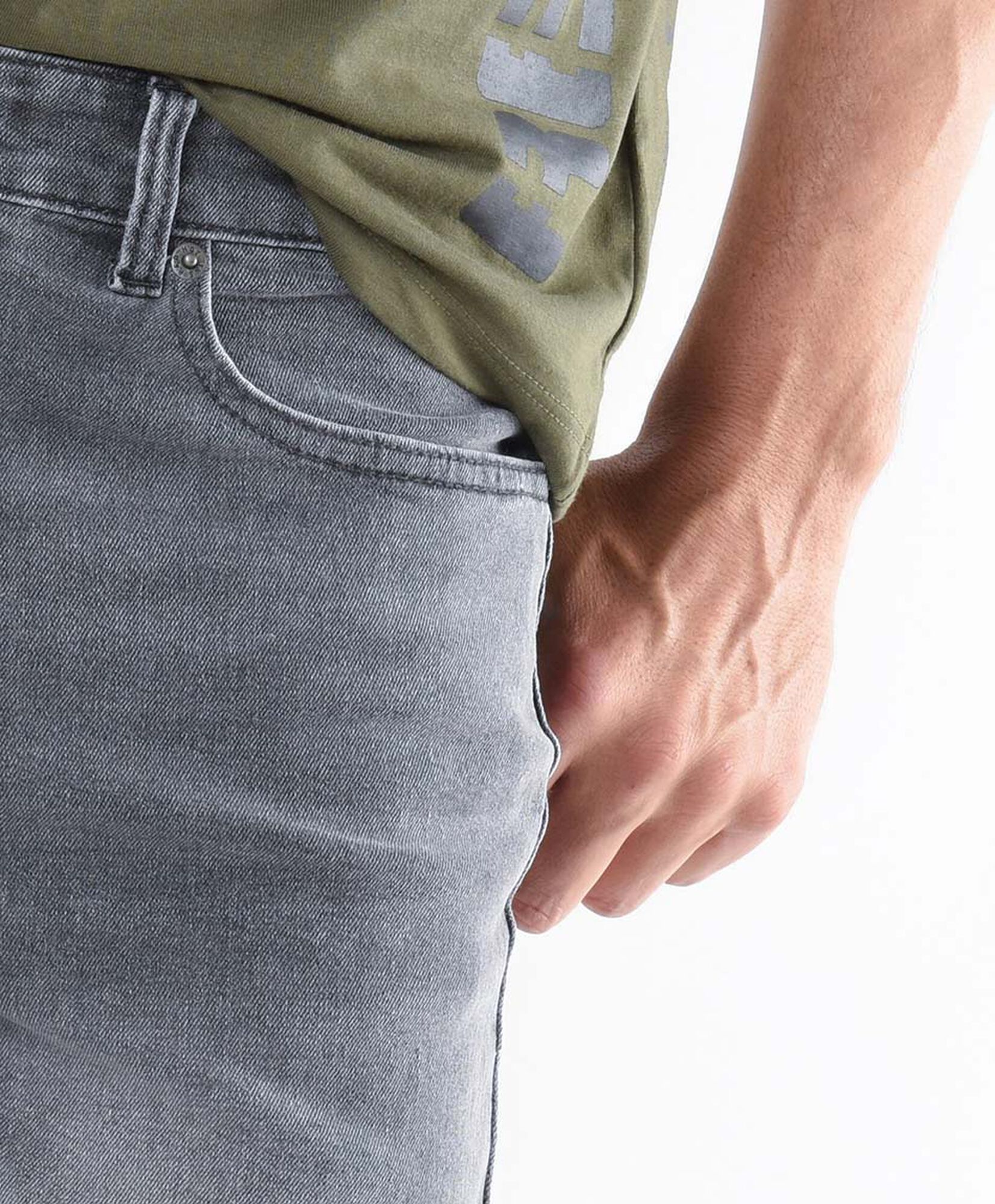 Bermuda hombre mezclilla desgastada Bermuda hombre mezclilla desgastada