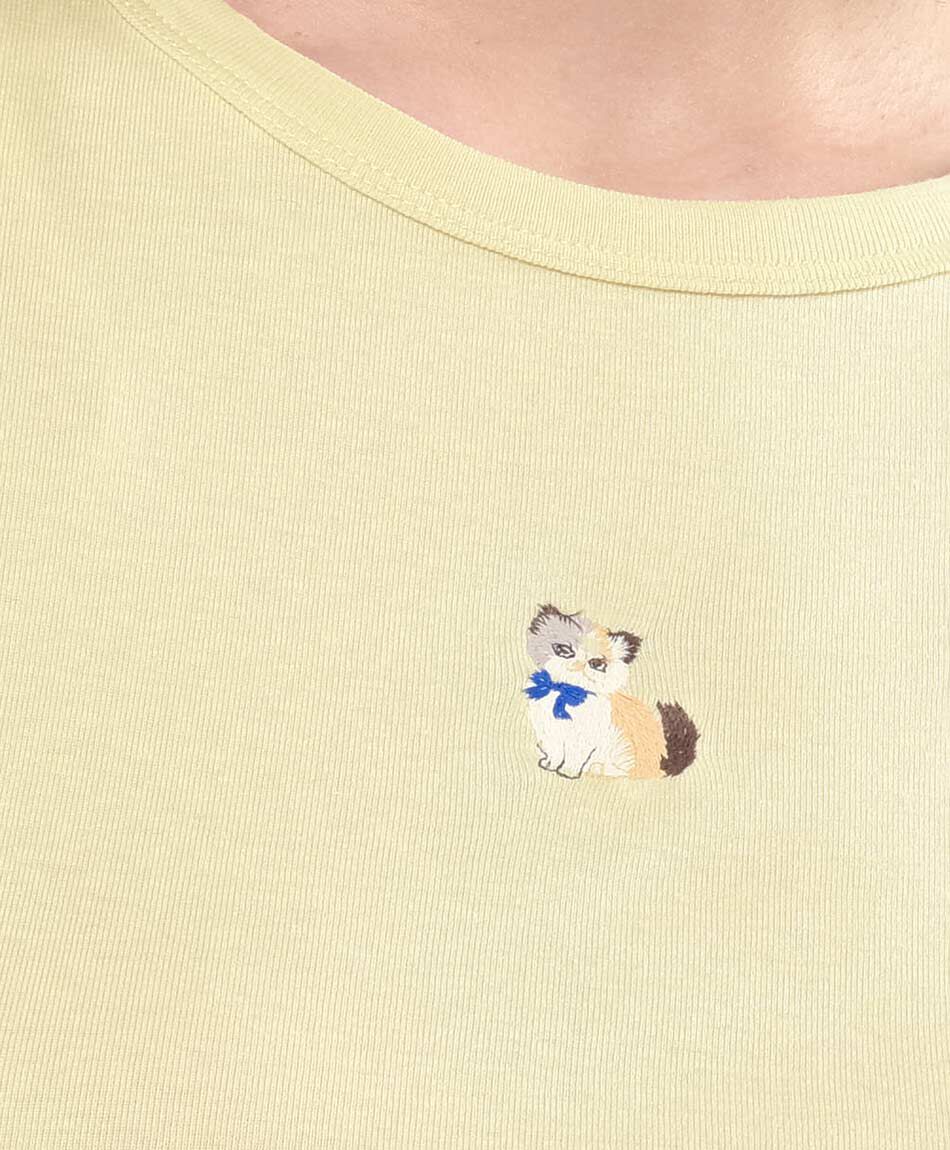Polera mujer gato bordado