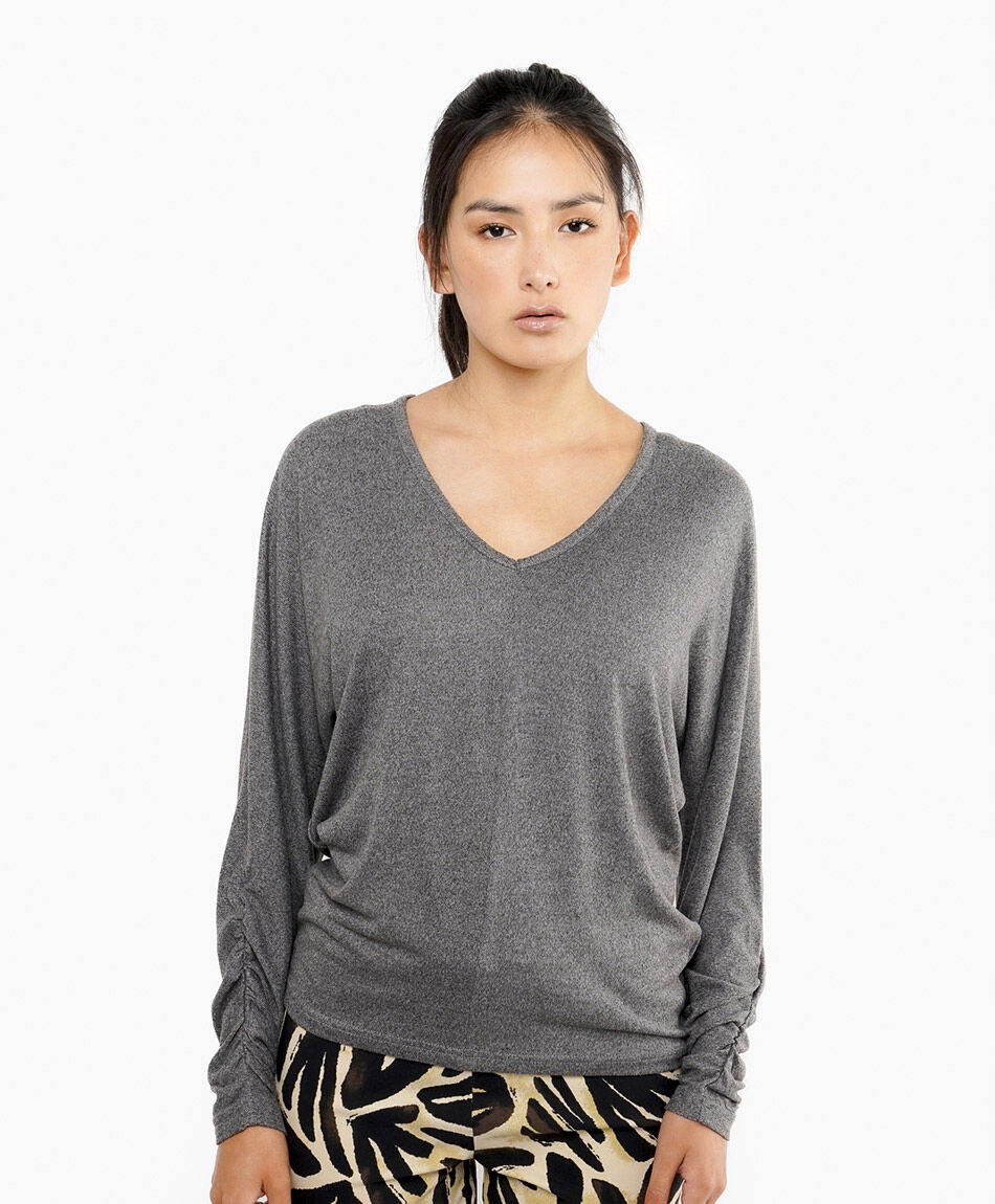 Polera mujer cuello redondo gris