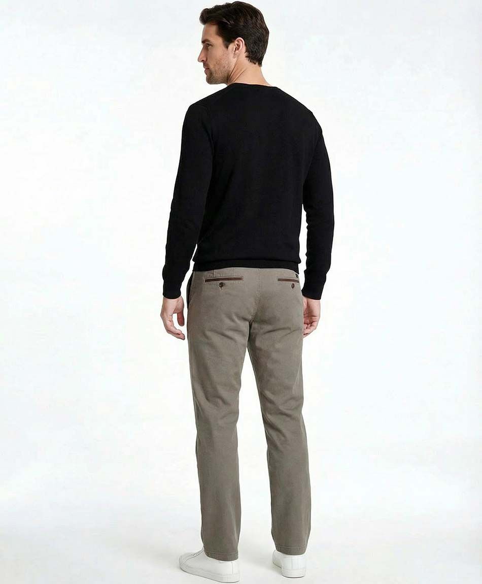 Pantal&oacute;n hombre liso caf&eacute;