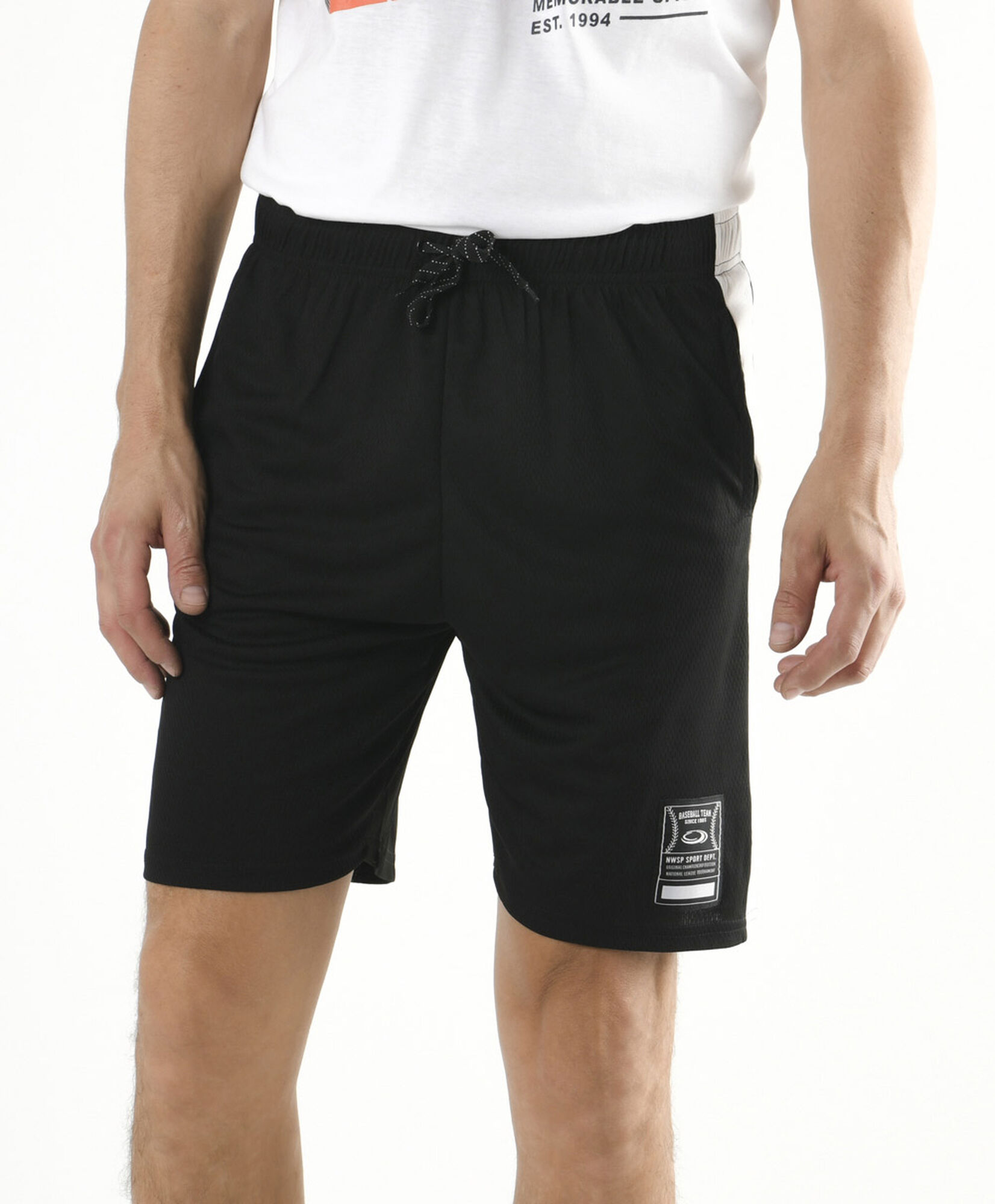 Short deportivo hombre línea lateral Short deportivo hombre línea lateral