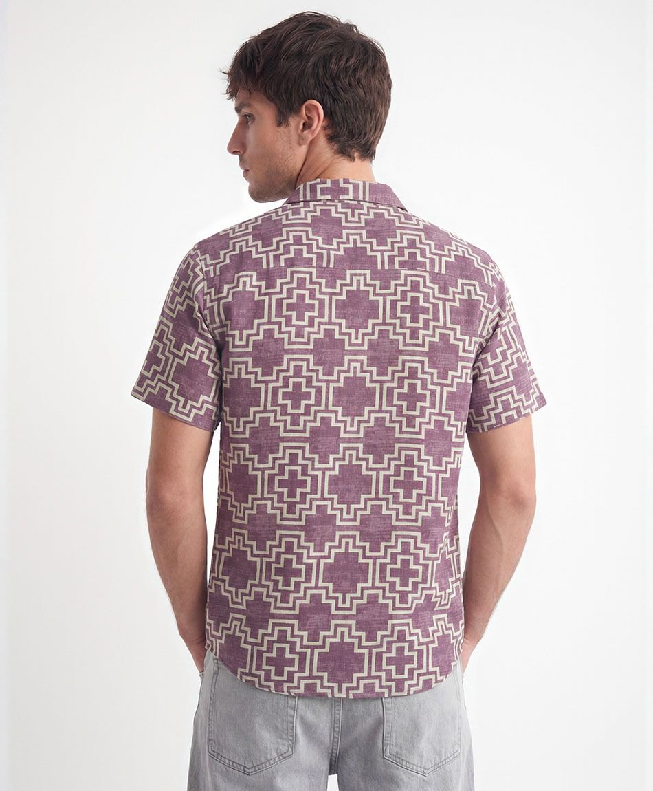 Camisa hombre patr&oacute;n geom&eacute;trico