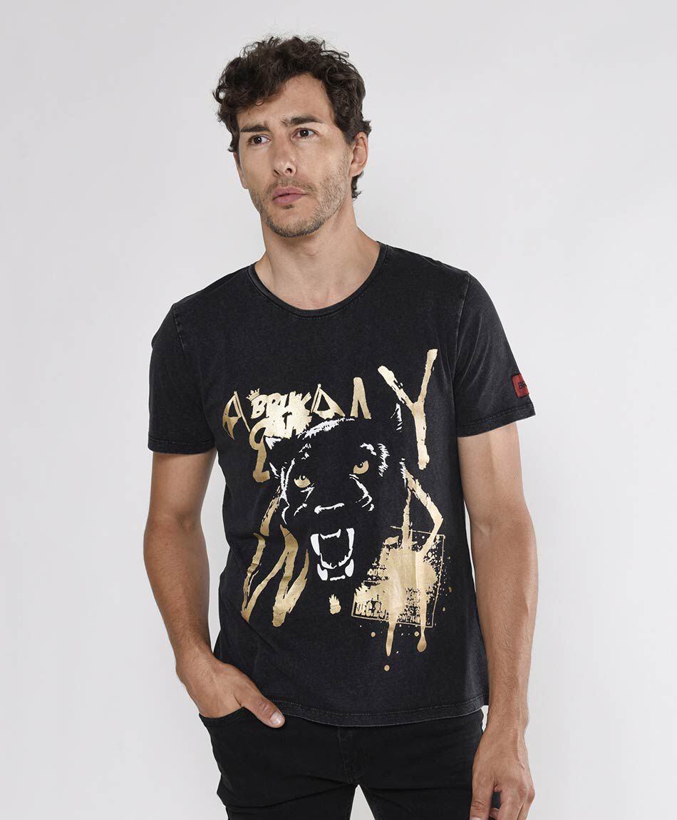 Polera hombre estampado pantera