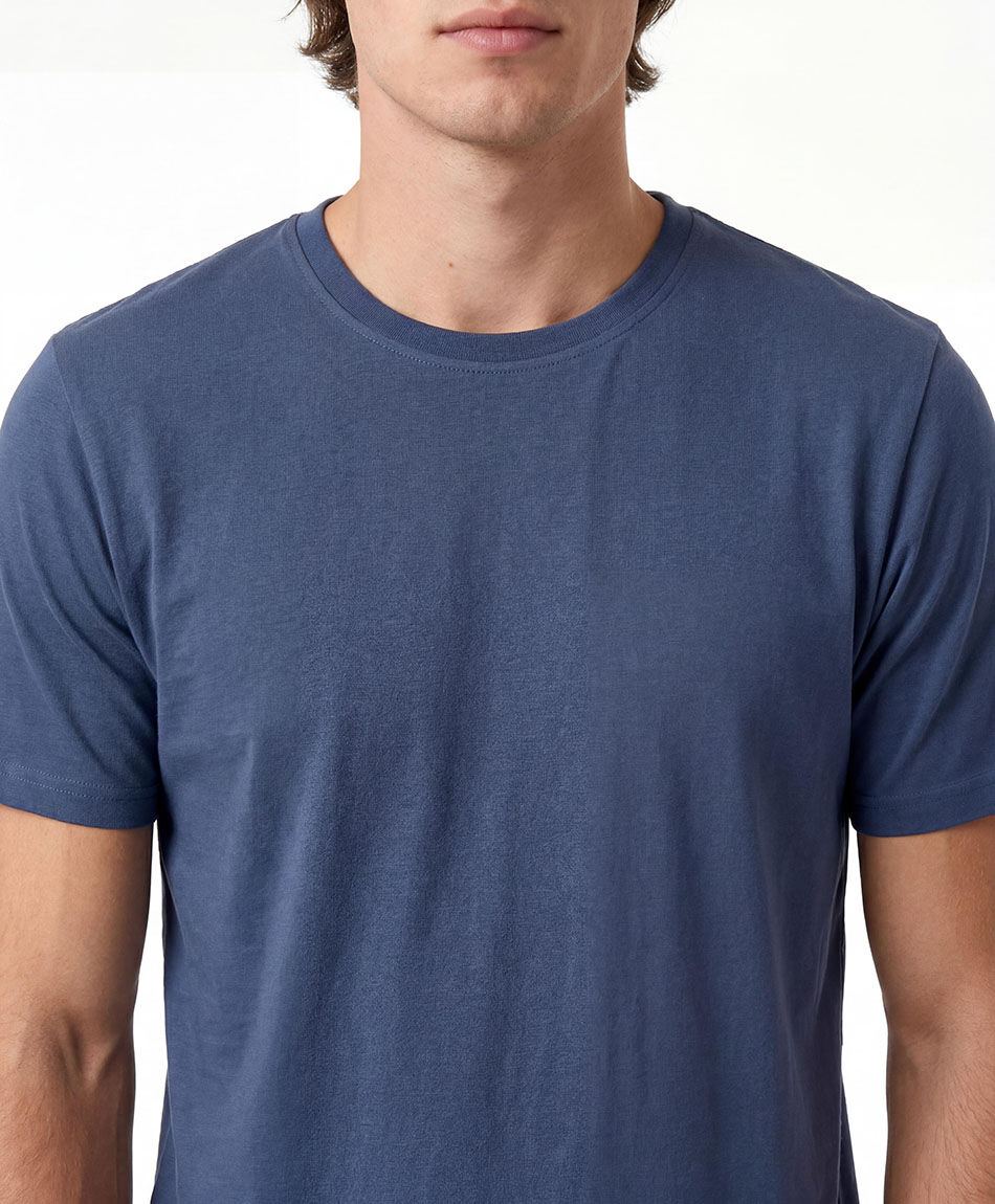 Polera hombre b&aacute;sica bordado manga