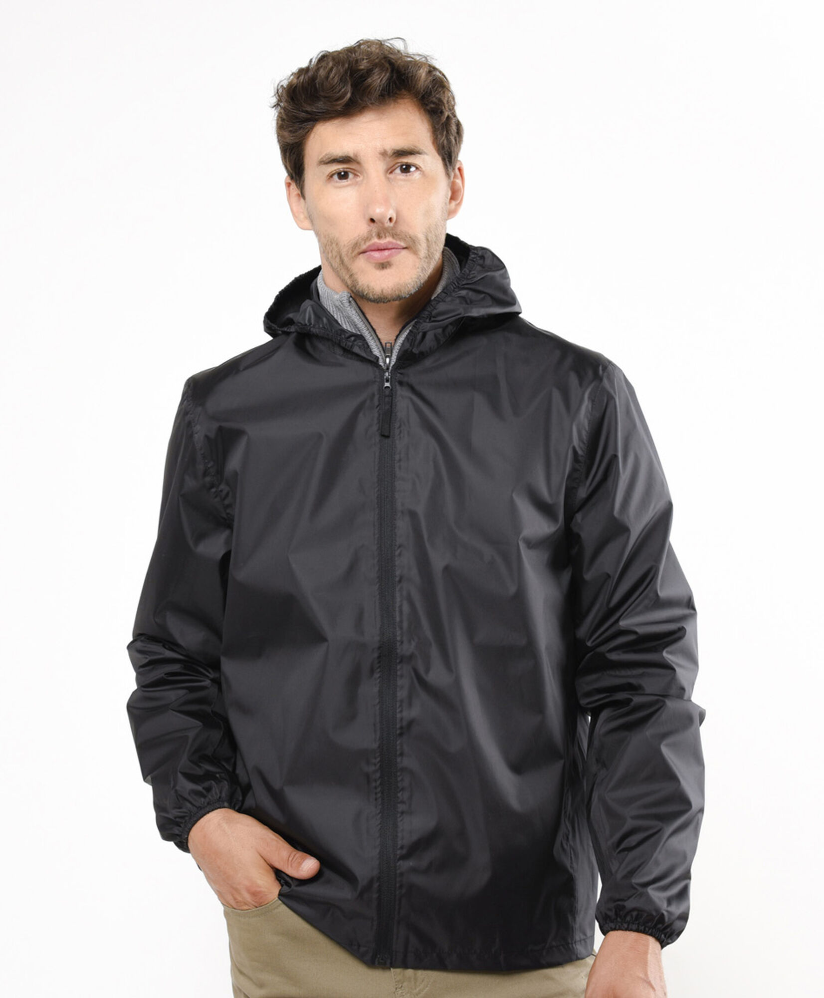 Cortaviento hombre liso negro Cortaviento hombre liso negro