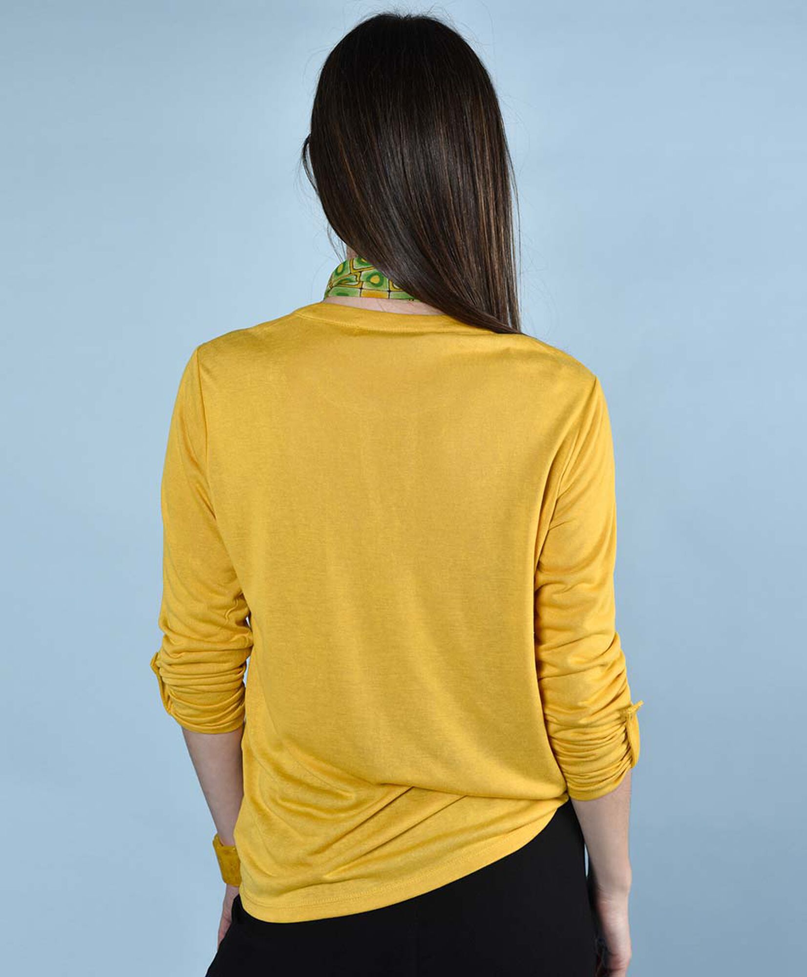 Polera oversize manga larga cuello en v Polera oversize manga larga cuello en v