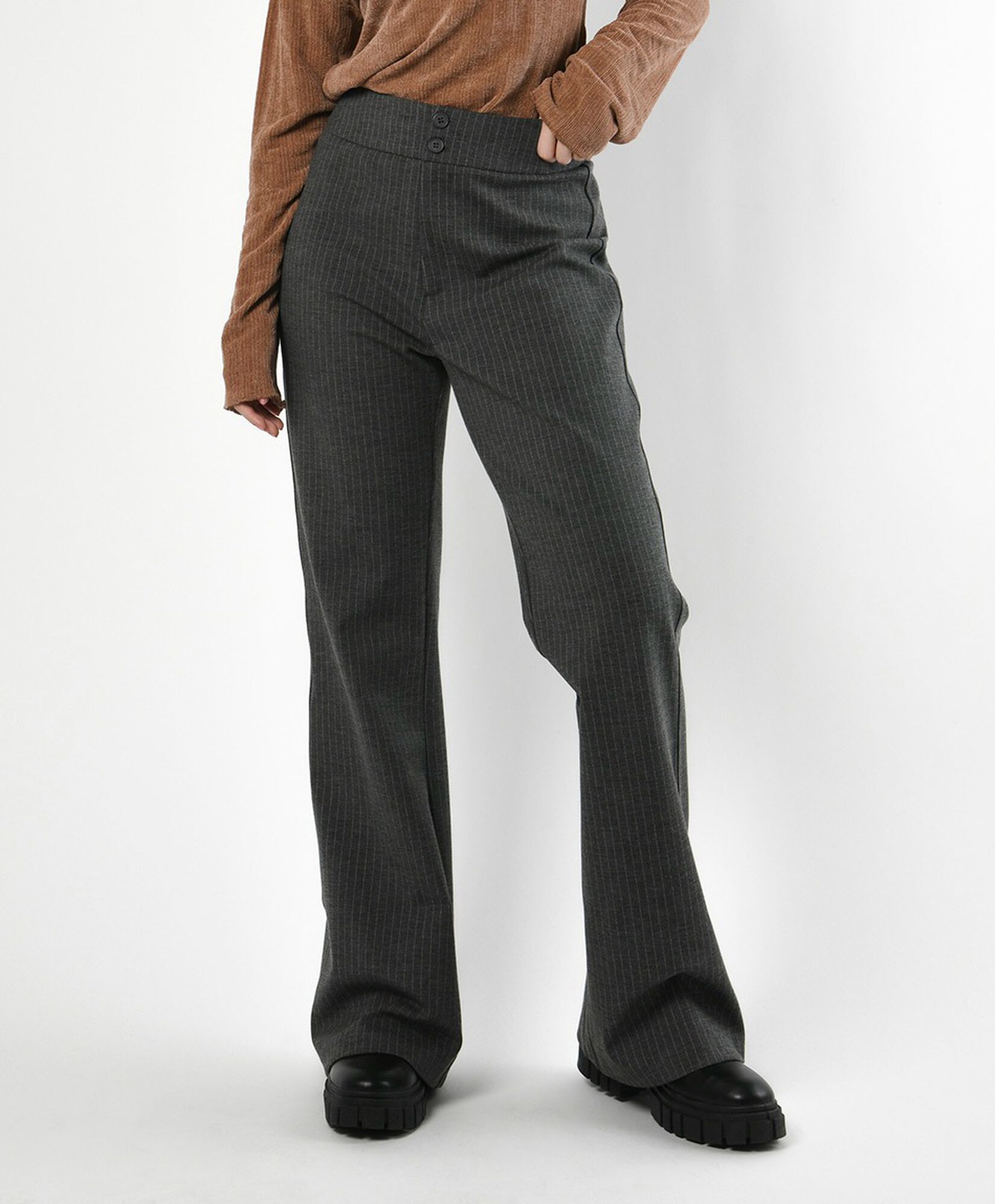 Pantalón mujer líneas wide gris Pantalón mujer líneas wide gris