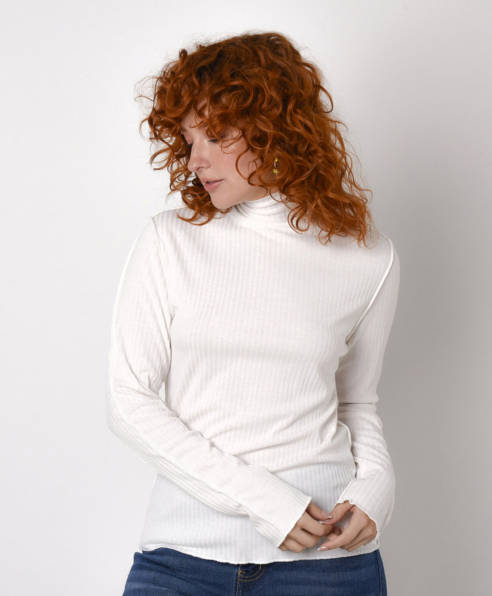 Polera mujer acanalada cuello alto Polera mujer acanalada cuello alto