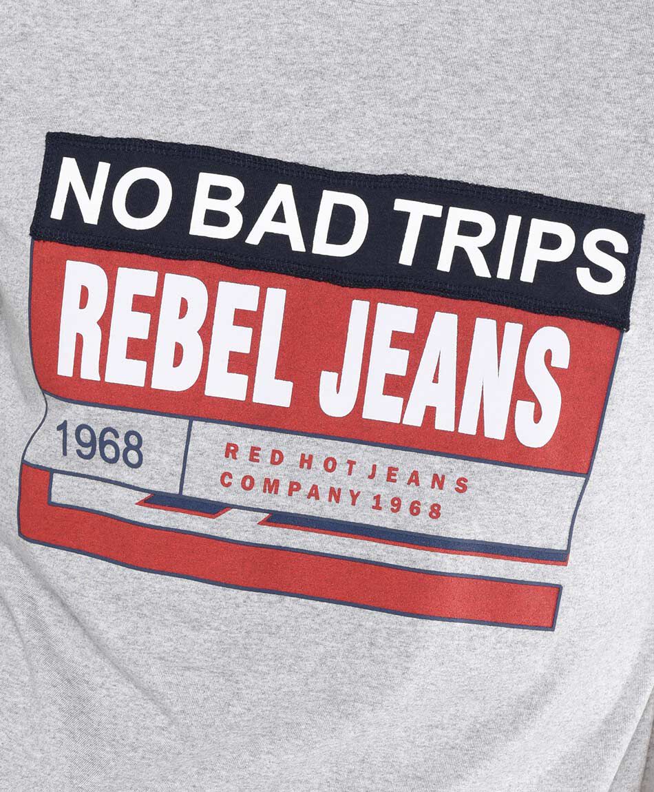 Polera hombre texto en pecho