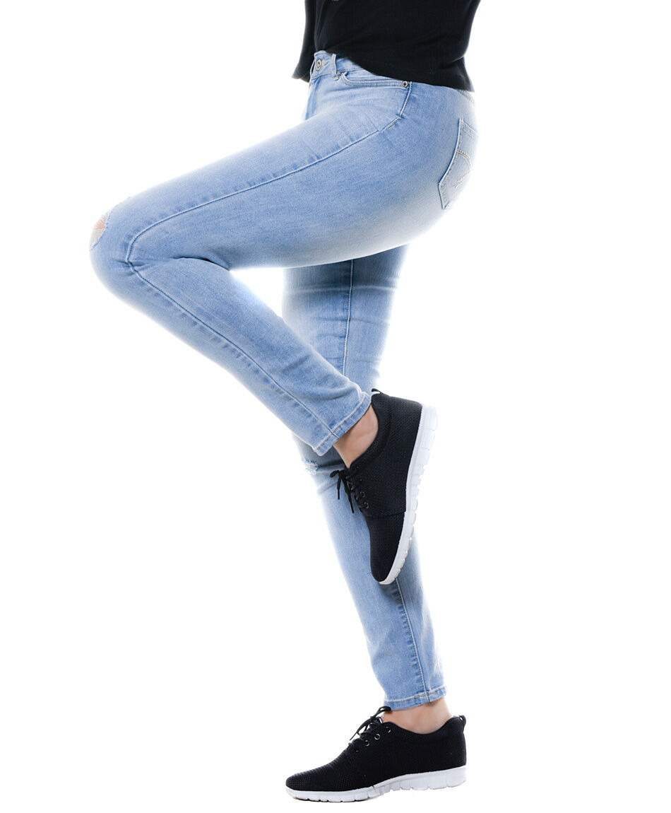 Jeans bolsillo bordado