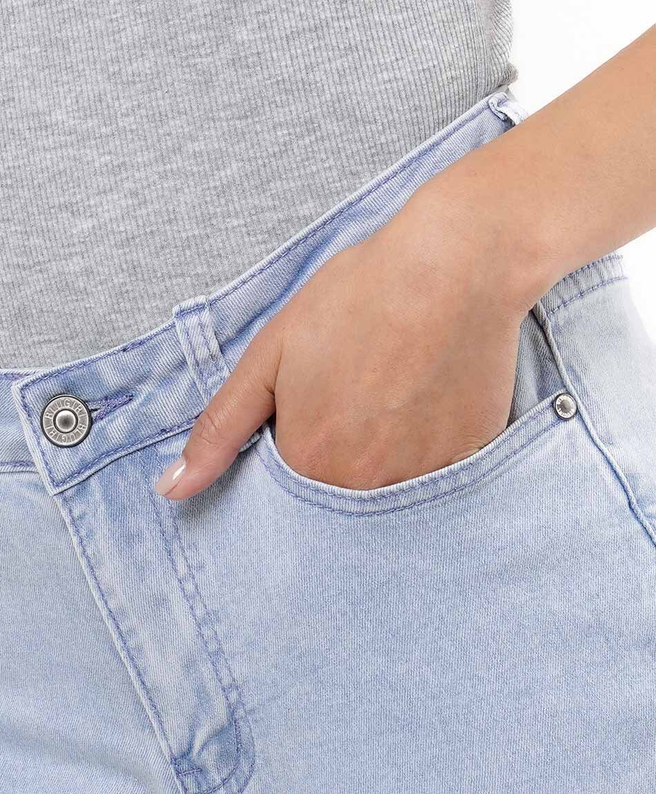 Jeans mujer basta dise&ntilde;o bordado flare