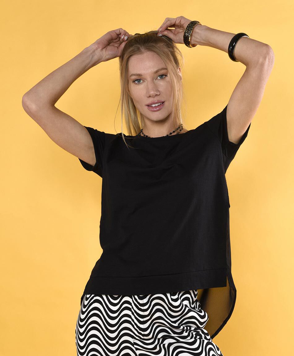 Polera manga corta cuello redondo