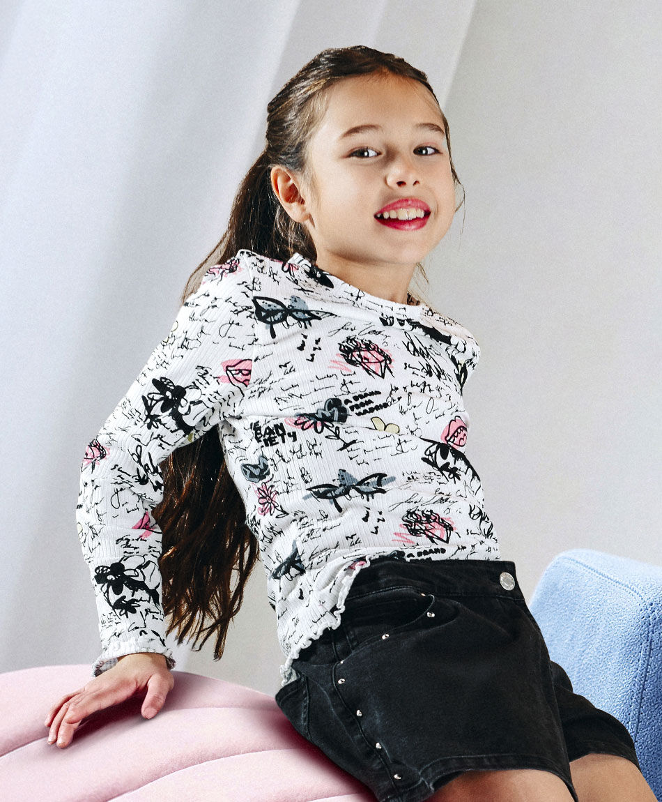 Polera ni&ntilde;a manga larga graffiti