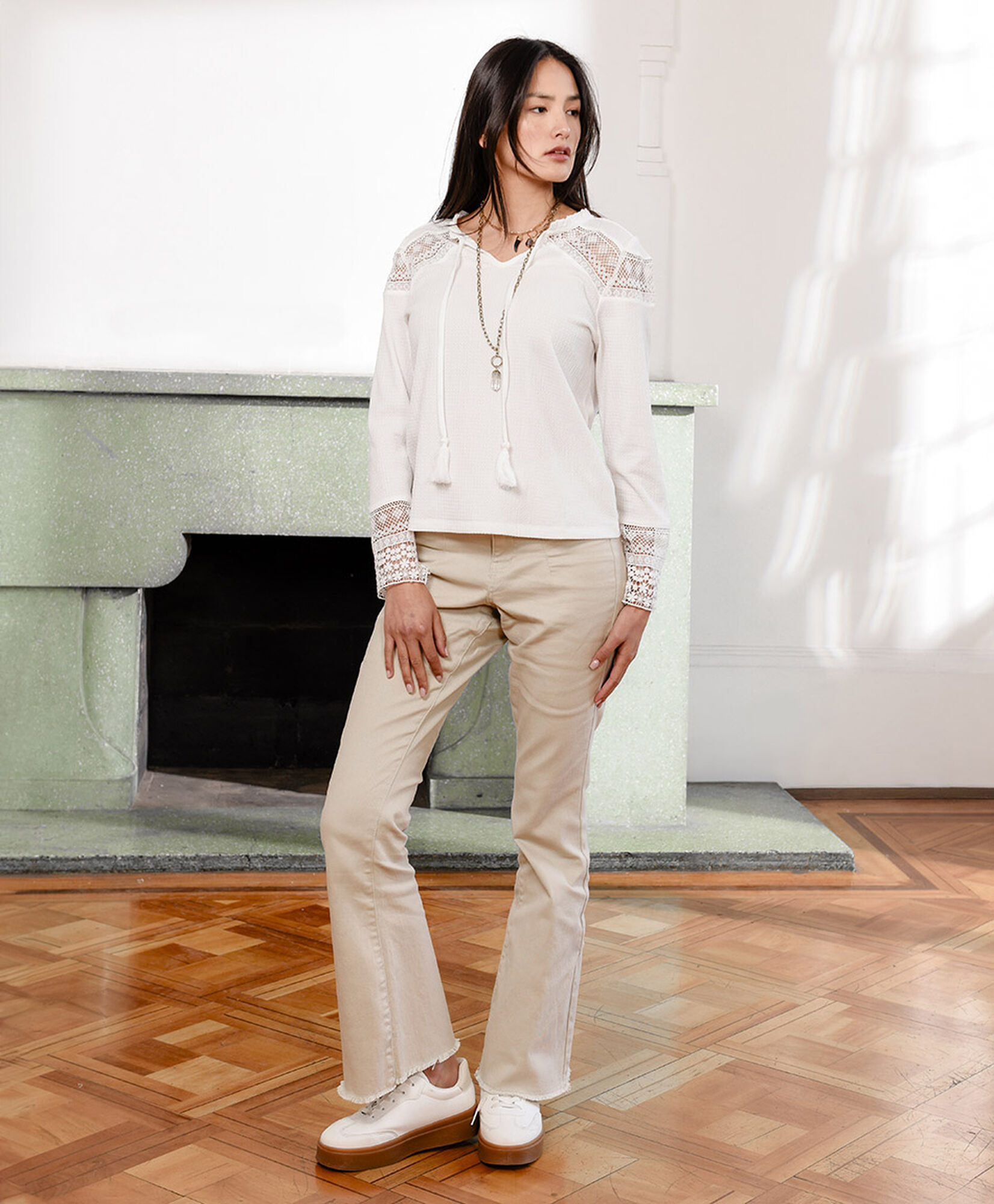 Jeans mujer doble botón beige flare Jeans mujer doble botón beige flare