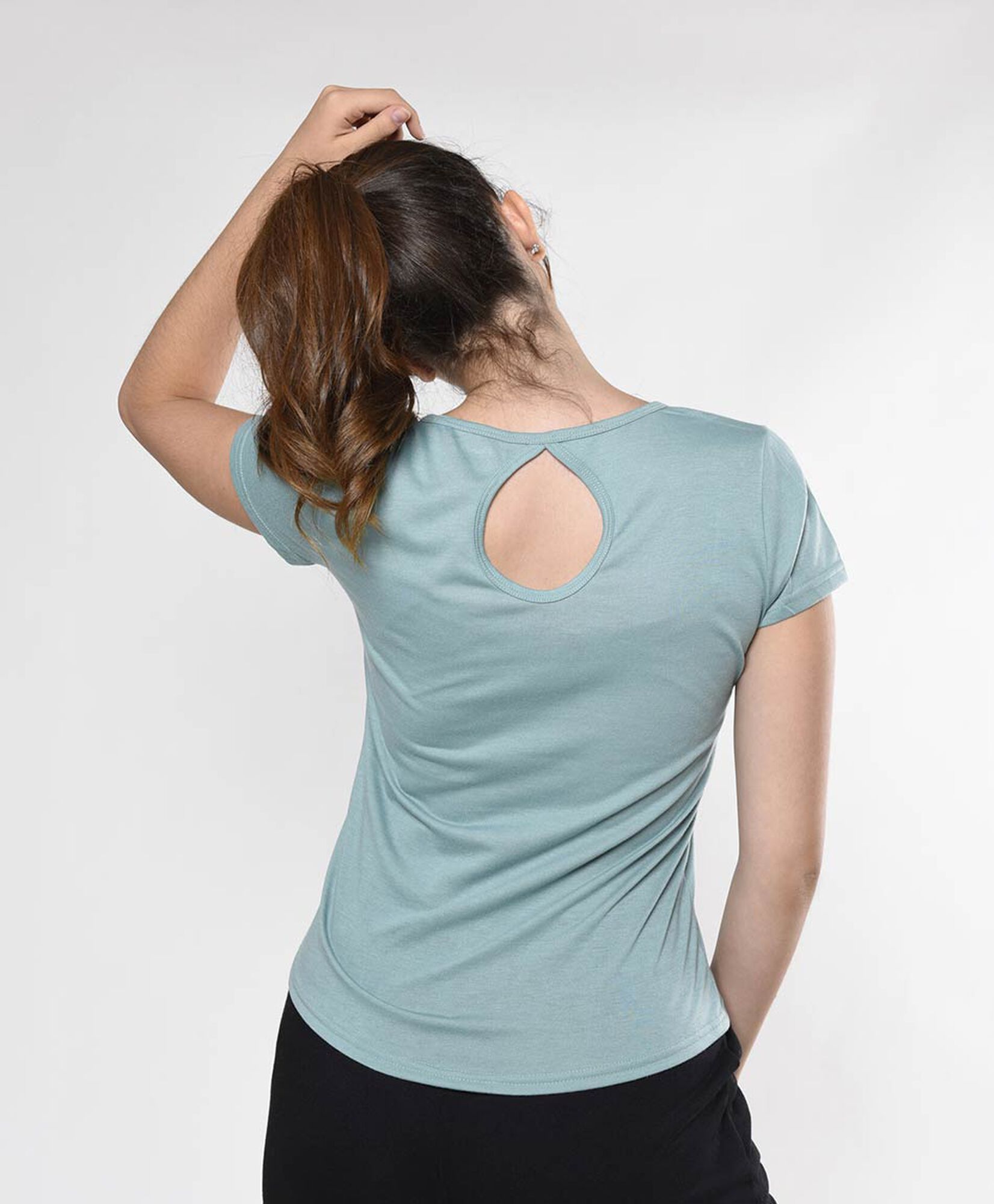 Polera deportiva mujer escote en espalda Polera deportiva mujer escote en espalda